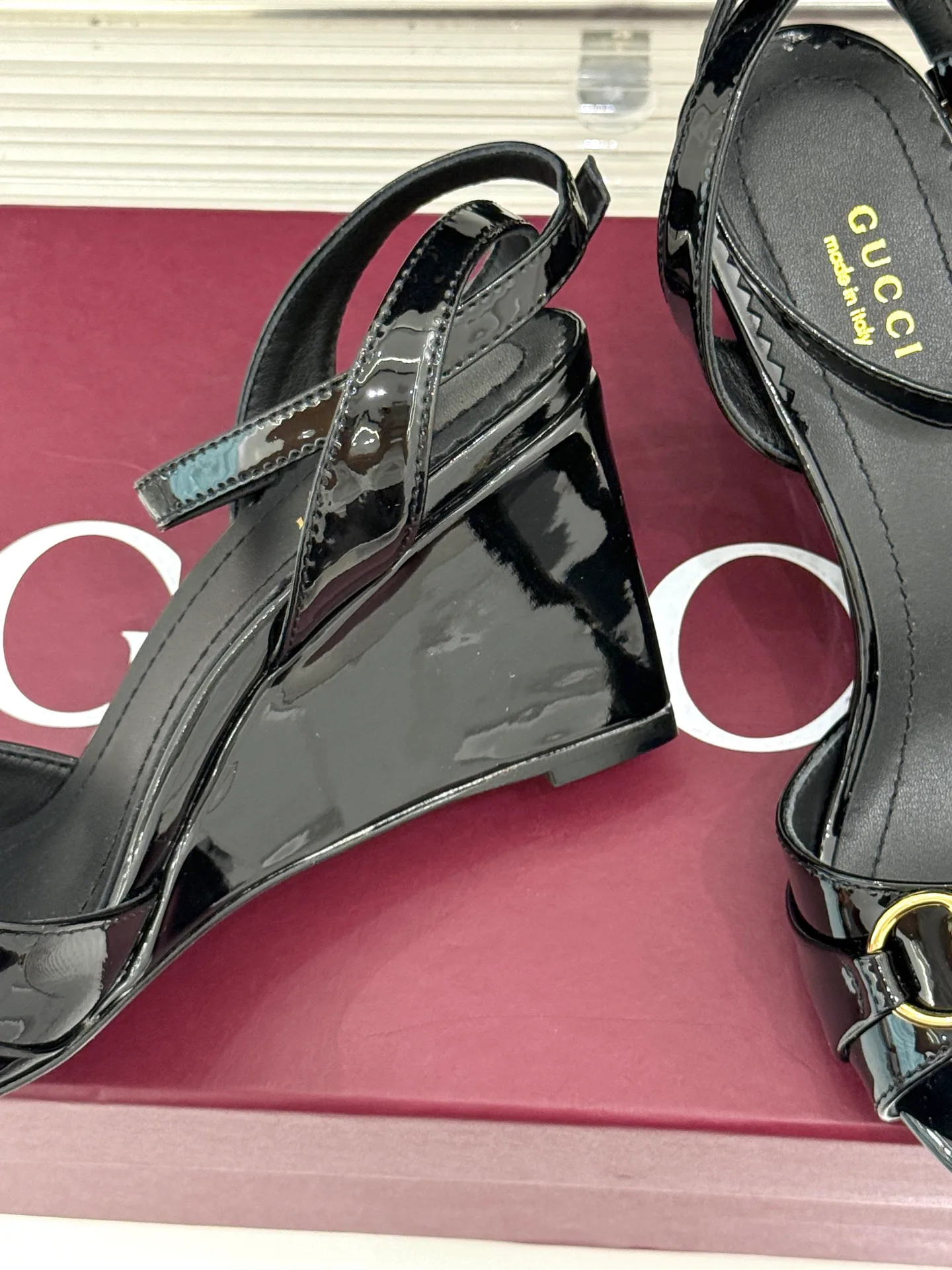 Босоножки Женские Gucci 18034495