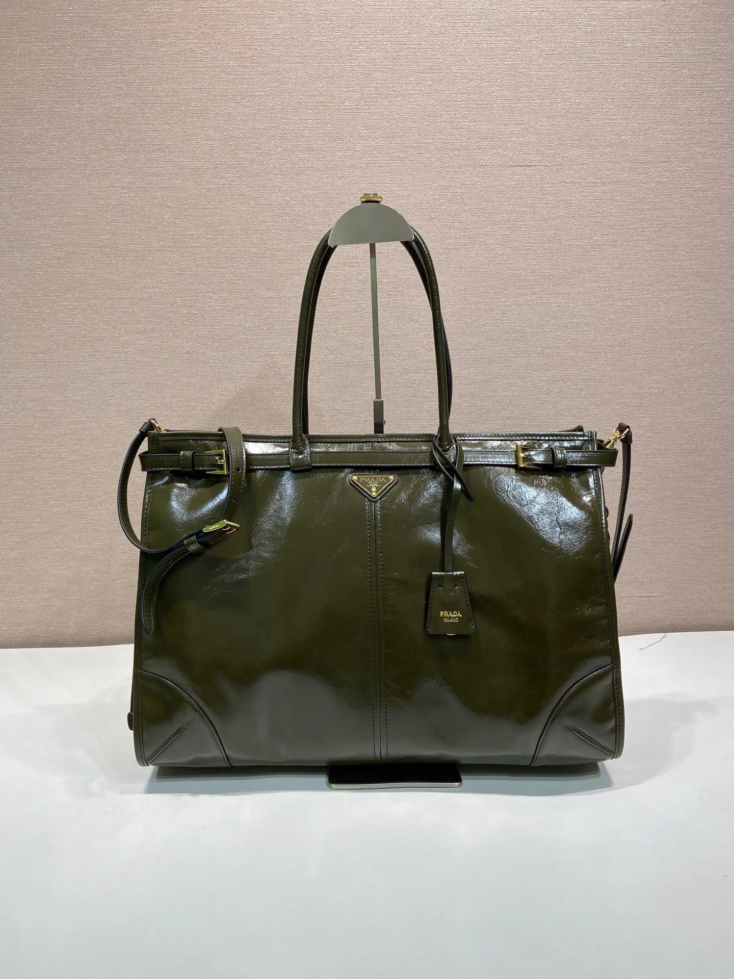 Классические Сумки Женские Prada 18184681