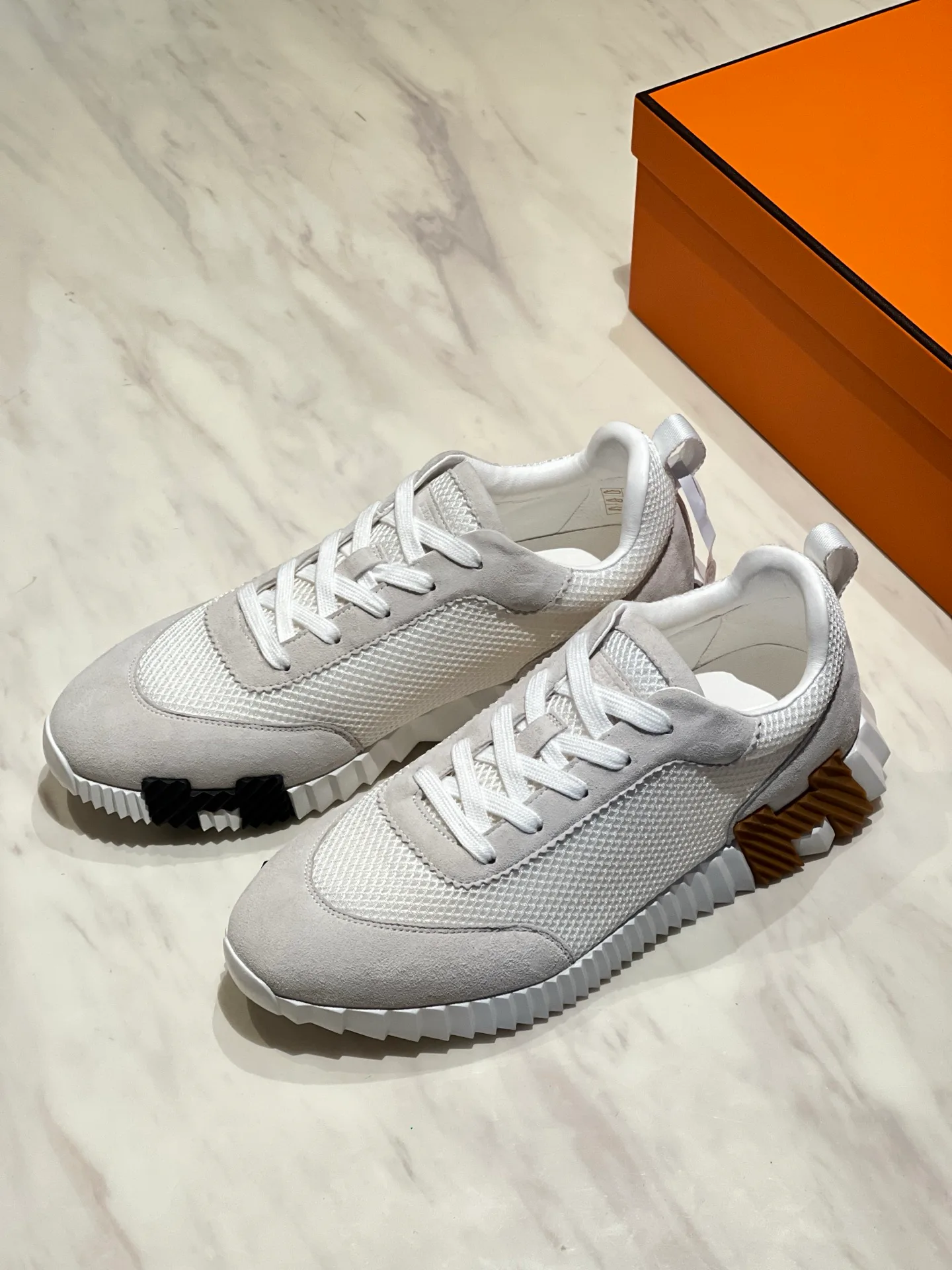Кроссовки Женские Hermes 18080309