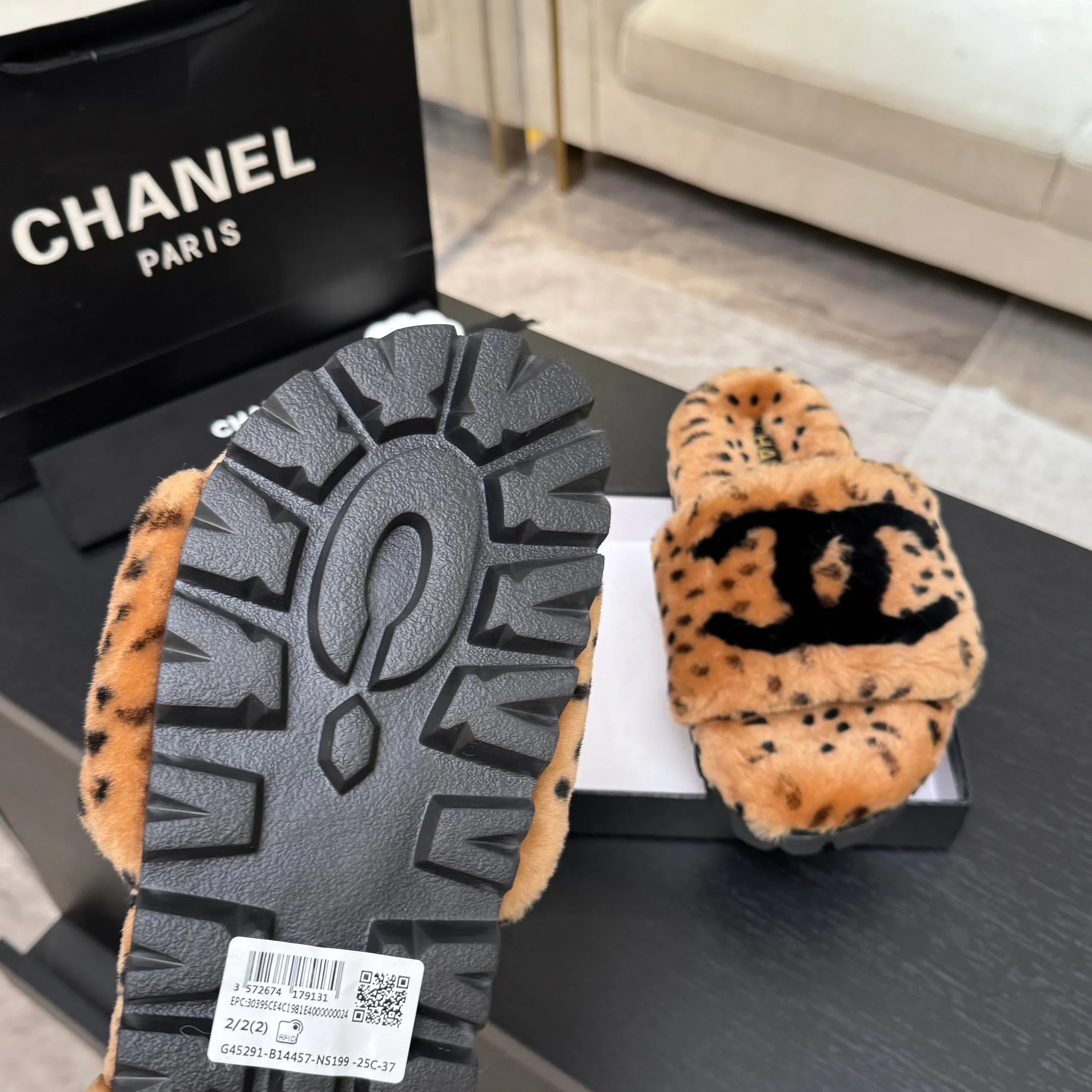 Тапочки Женские Chanel 18062750