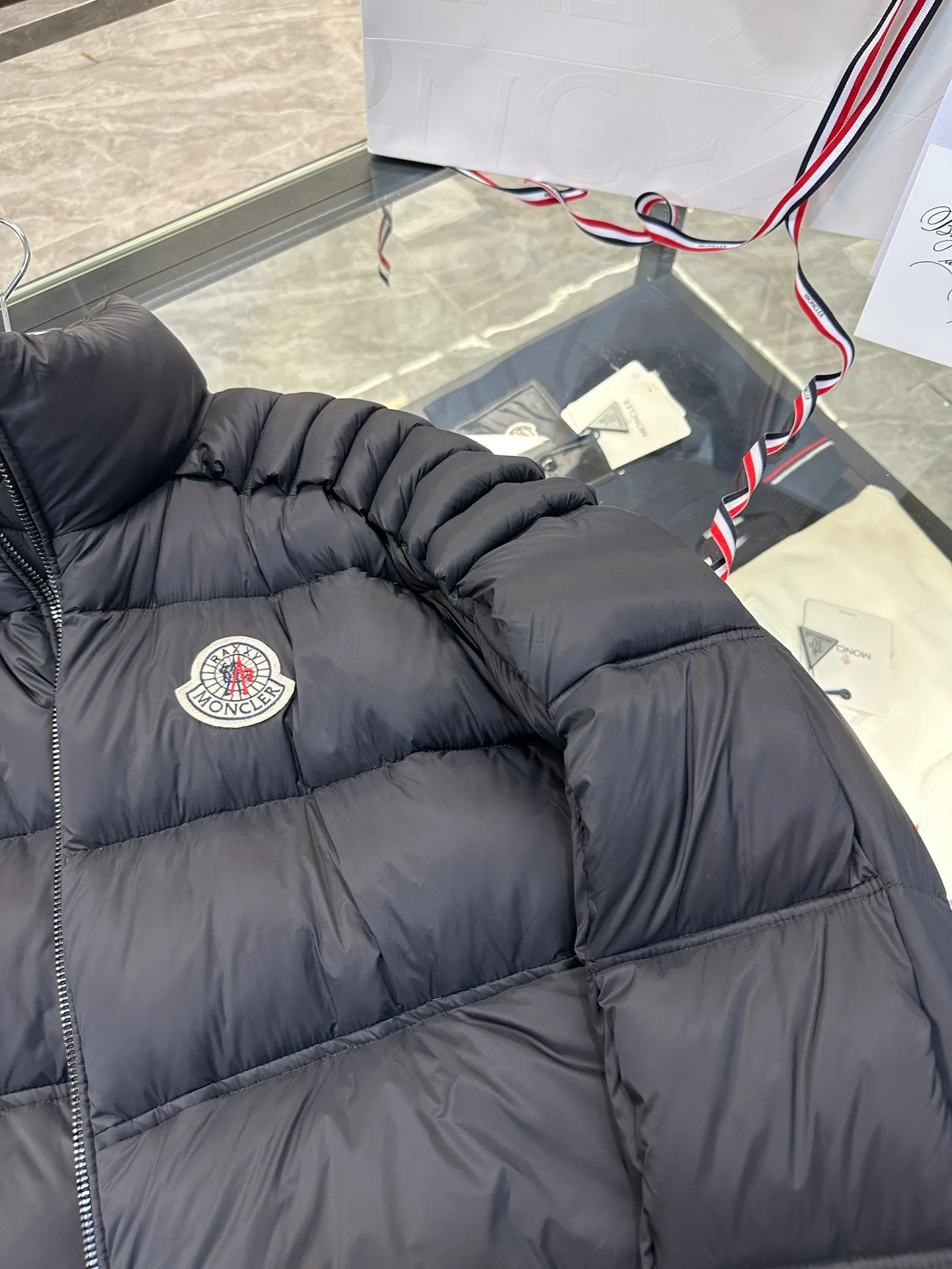 Куртки И Пуховики Женские Moncler 18130167