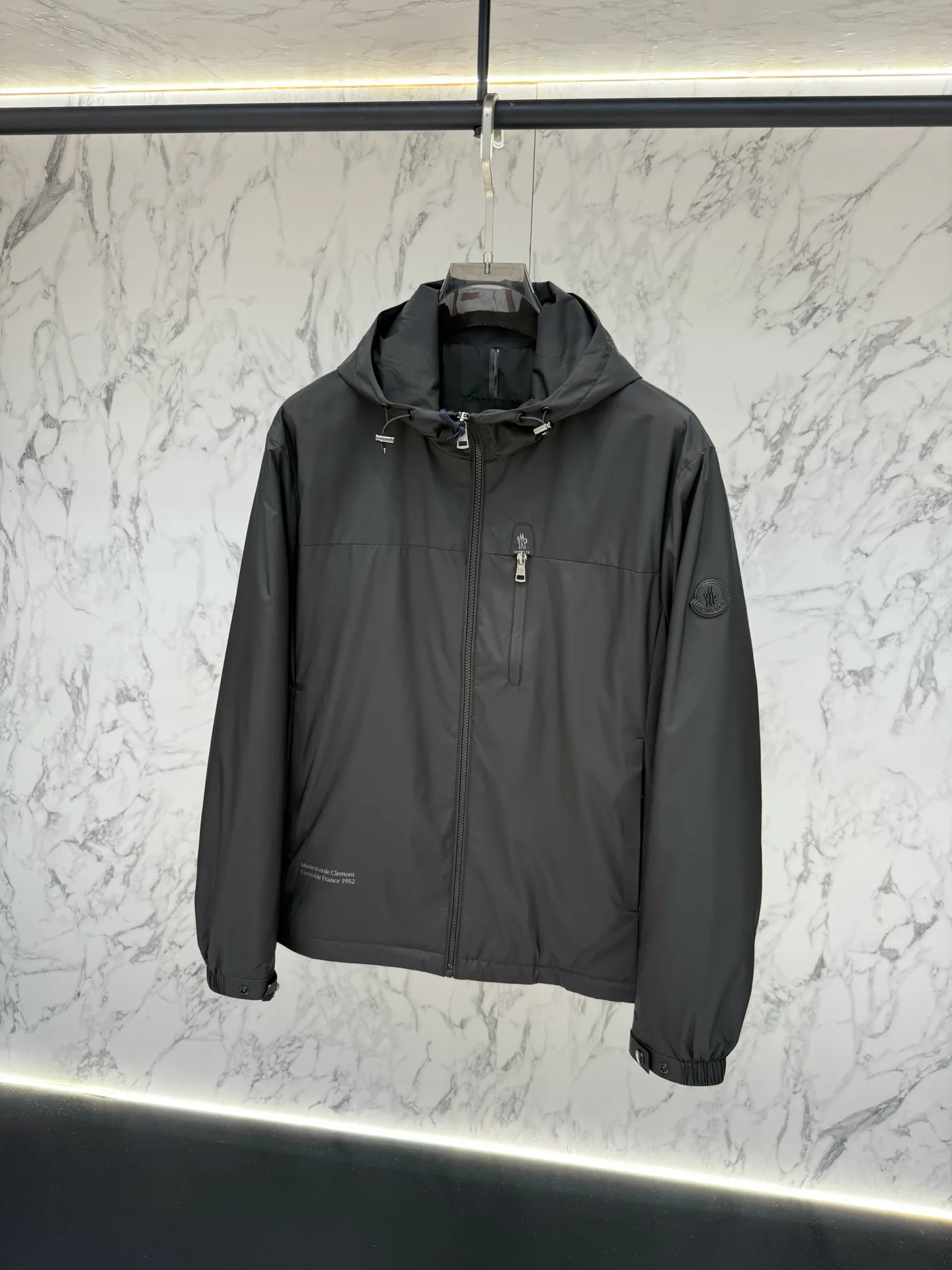 Куртки И Пуховики Мужские Moncler 17944114