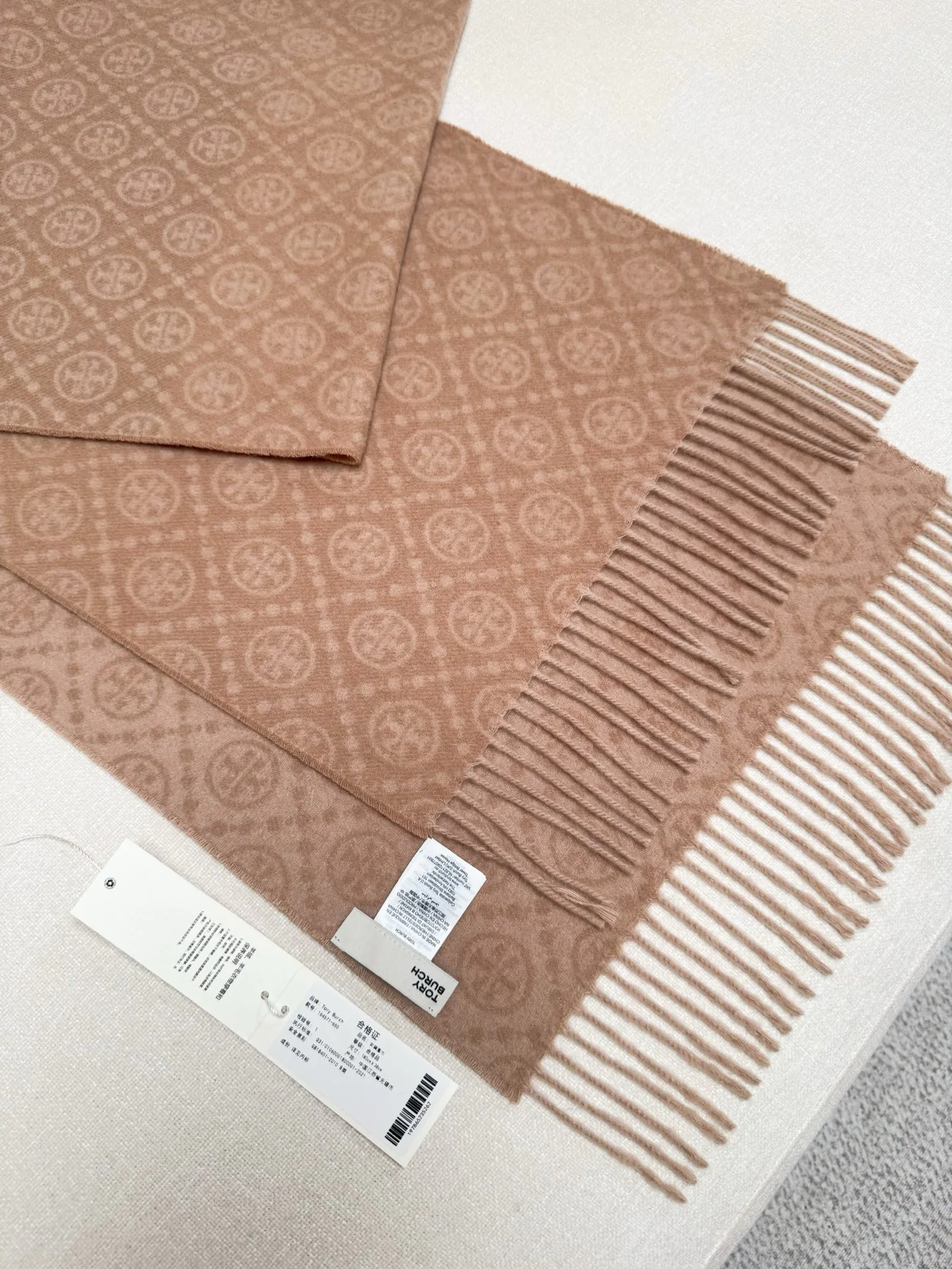 Шарфы Tory Burch 17992000
