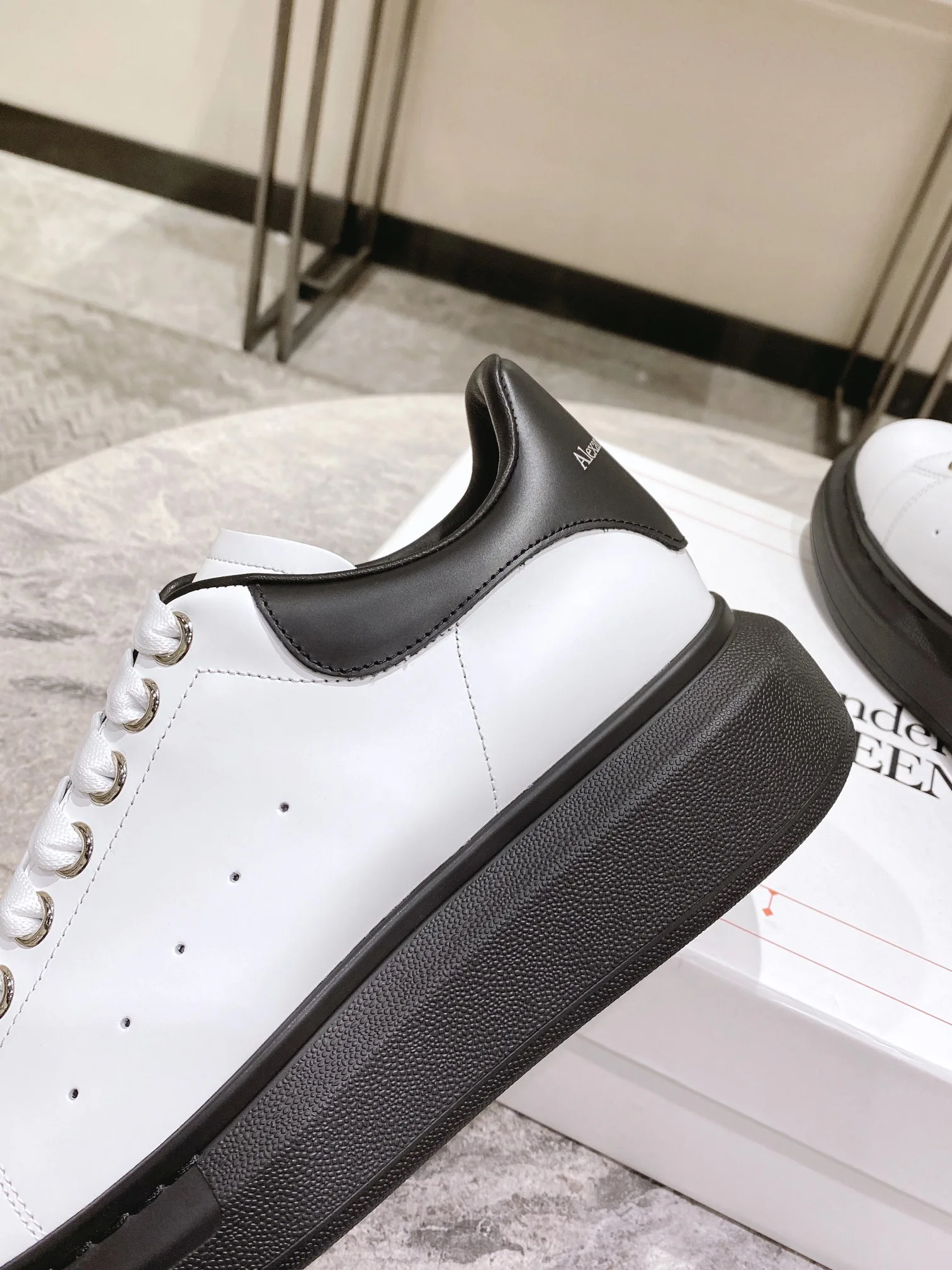 Кроссовки Женские Alexander Mcqueen 3446239