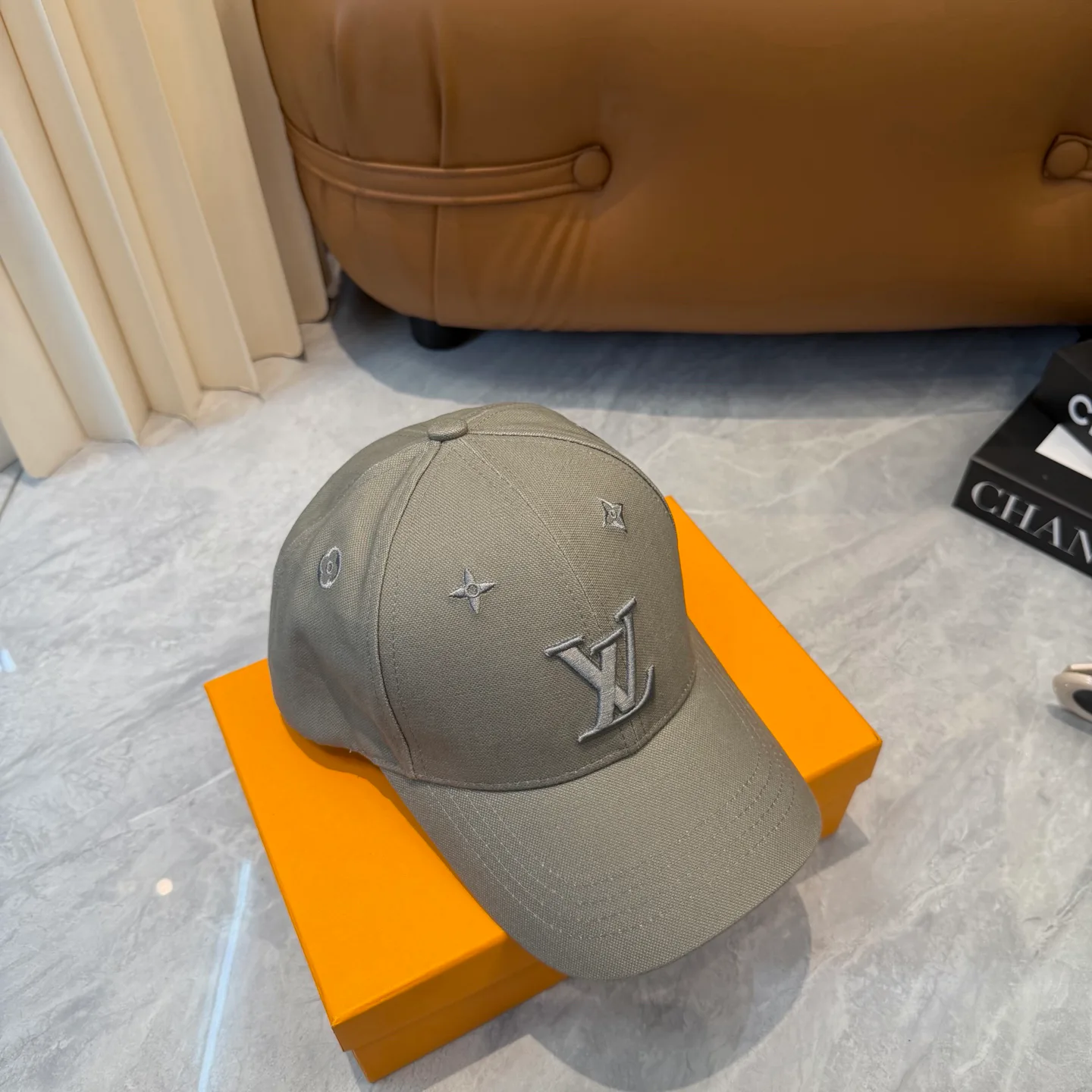Головные Уборы Louis Vuitton 17467590