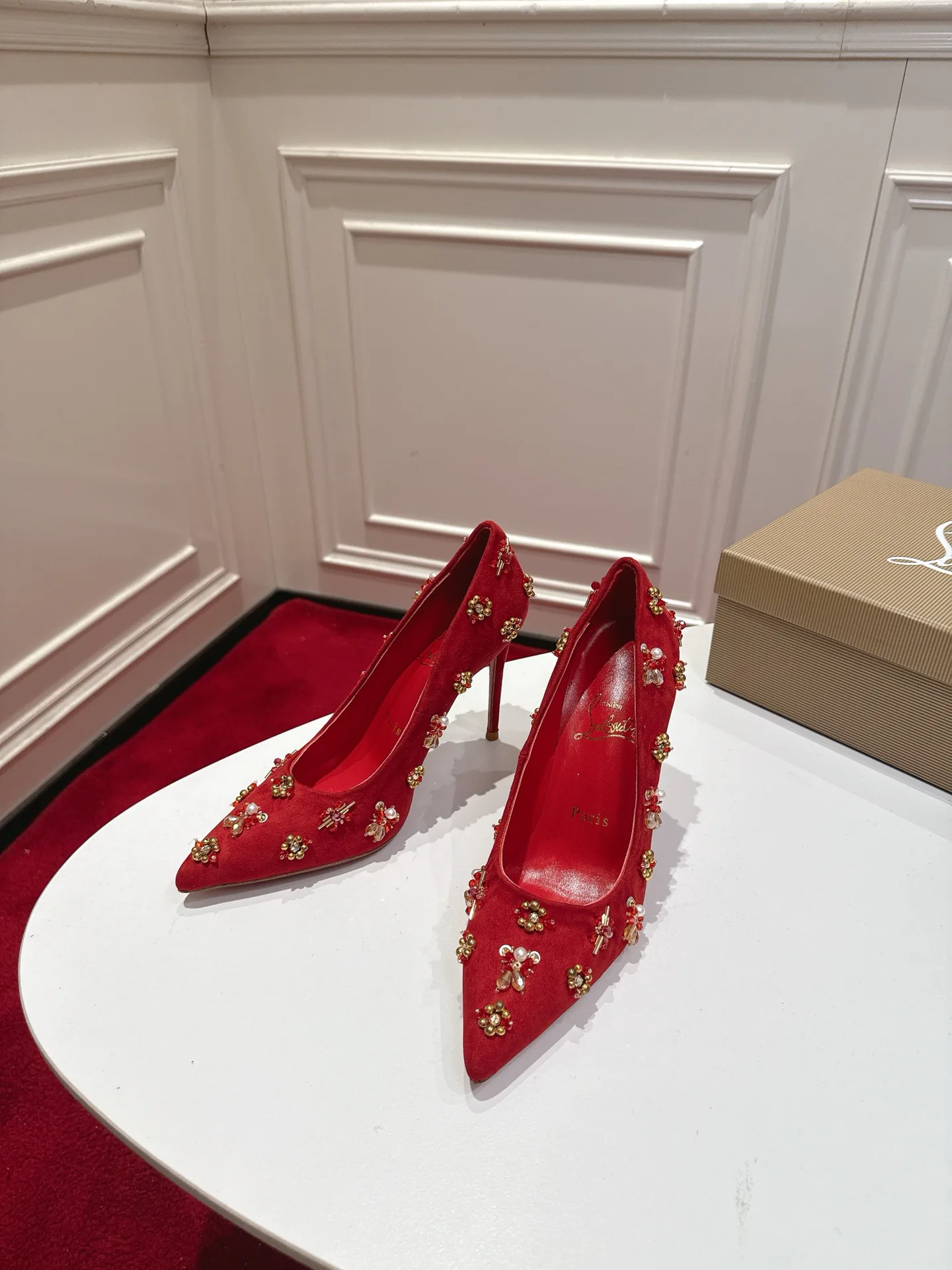 Туфли Женские Christian Louboutin 17057835