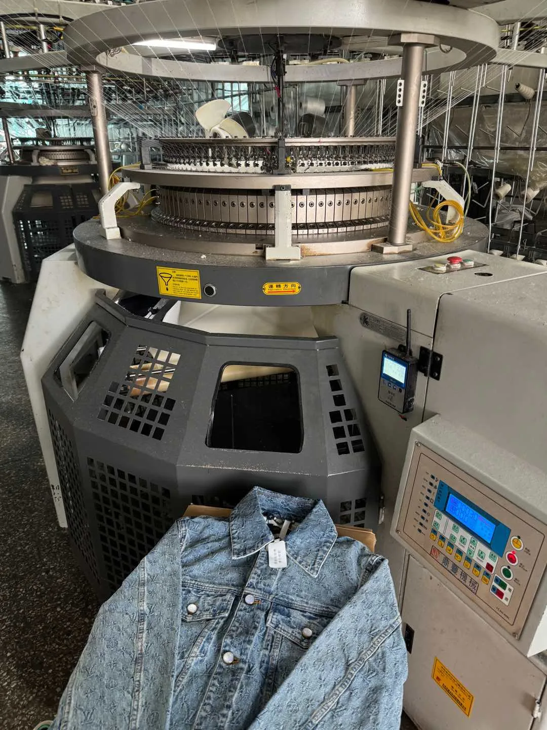 Куртки Женские Louis Vuitton 118653