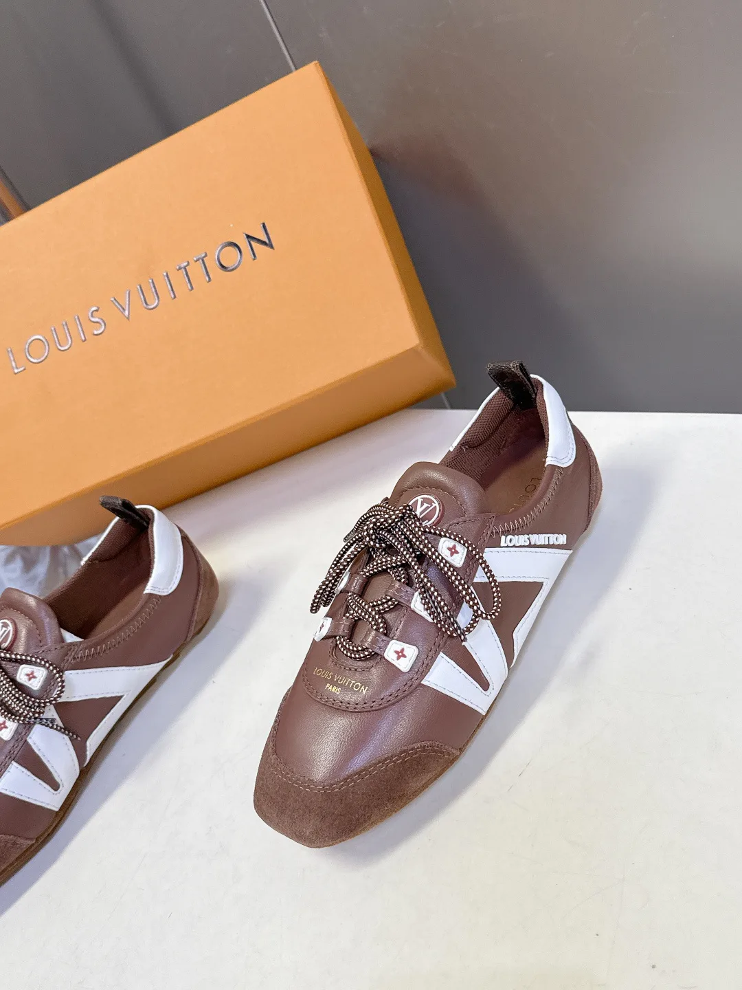 Кроссовки Женские Louis Vuitton 1480737
