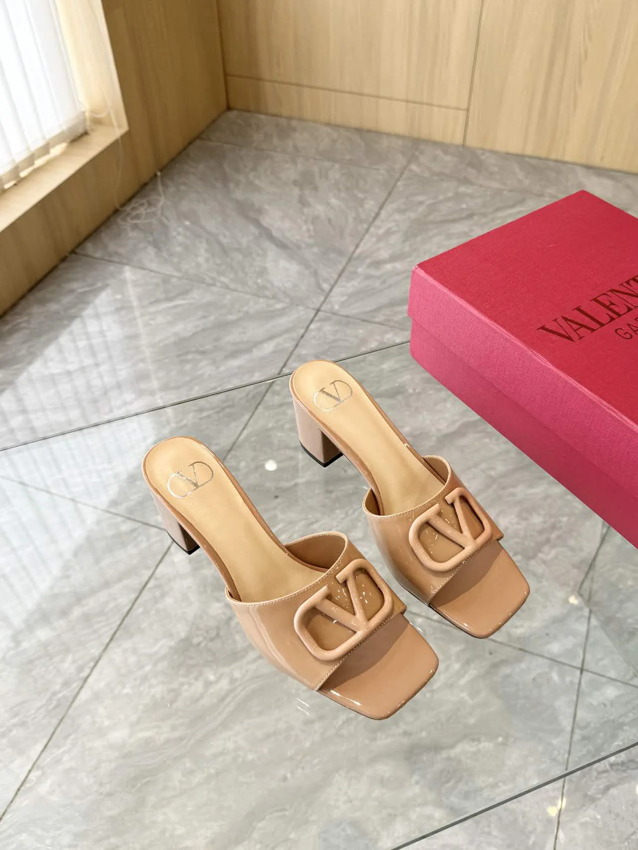 Босоножки Женские Valentino 11602188