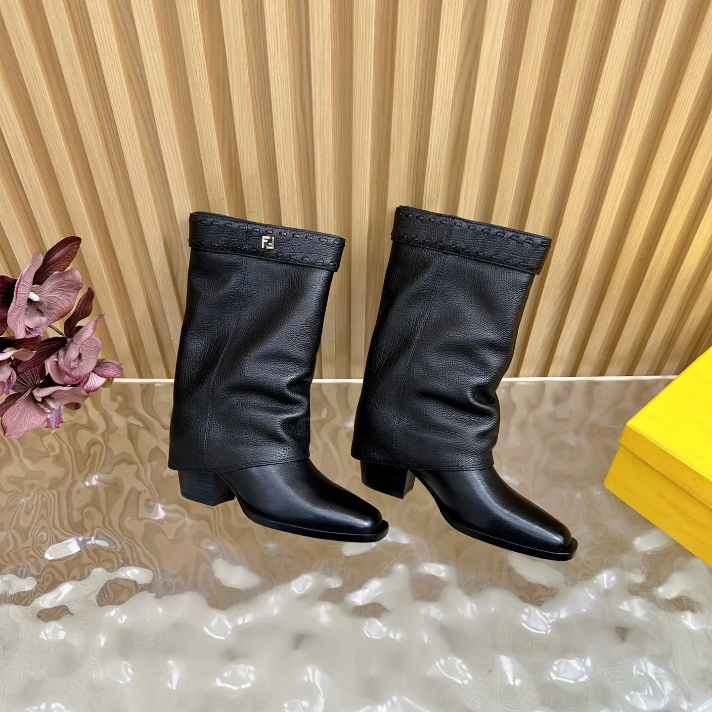 Сапоги Женские Fendi 18235444