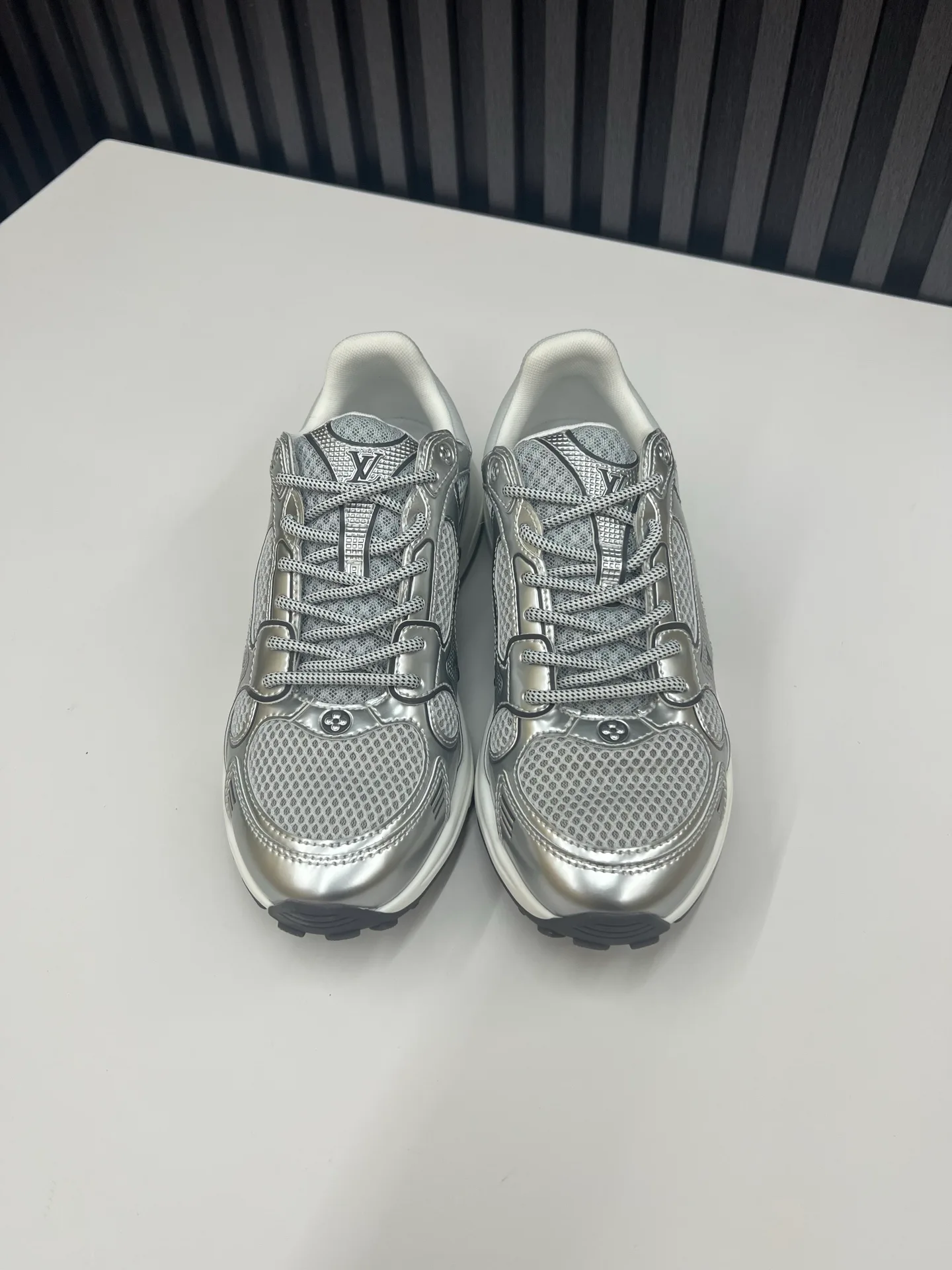 Кроссовки Женские Louis Vuitton 168903