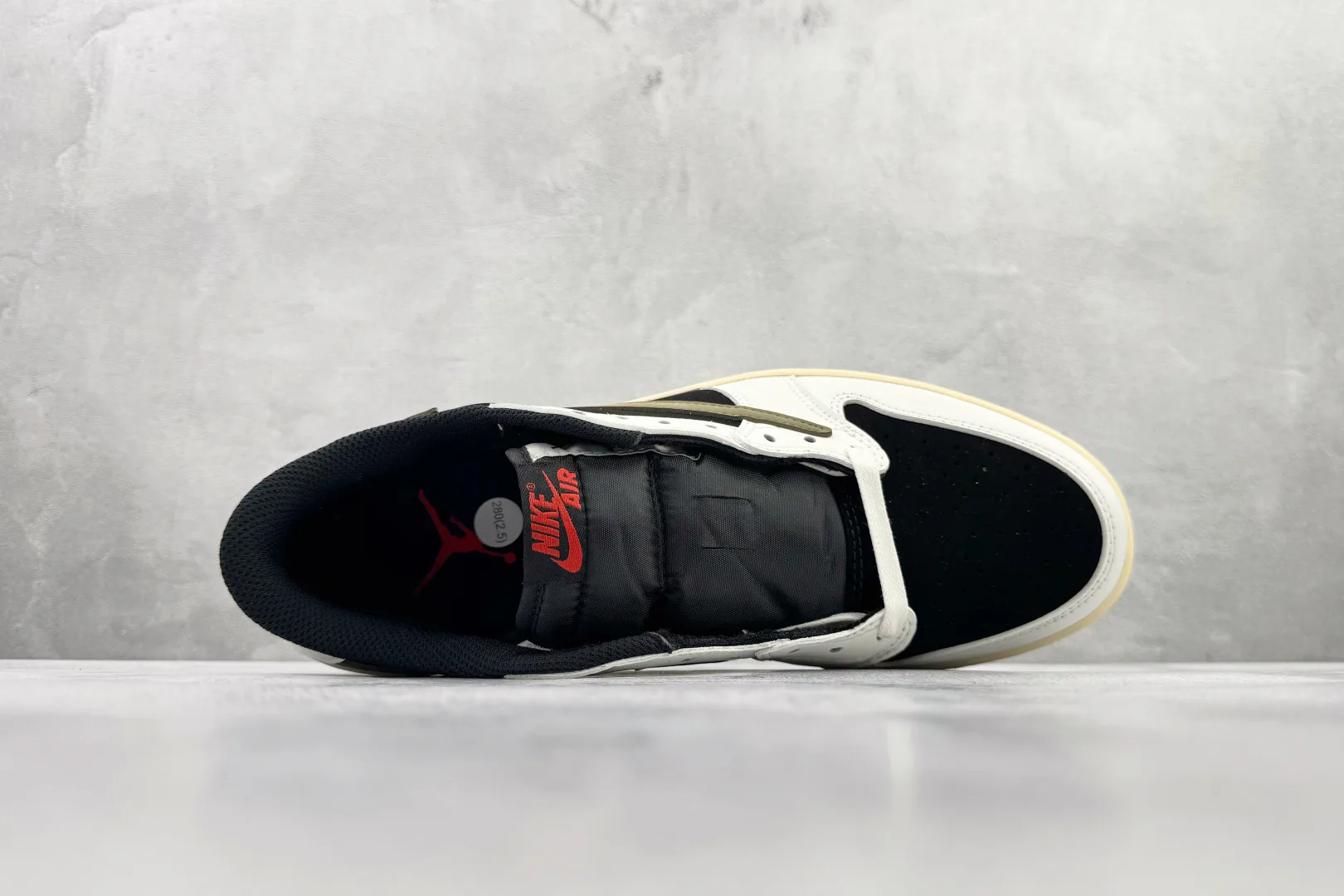 Кроссовки Женские Air Jordan 253744