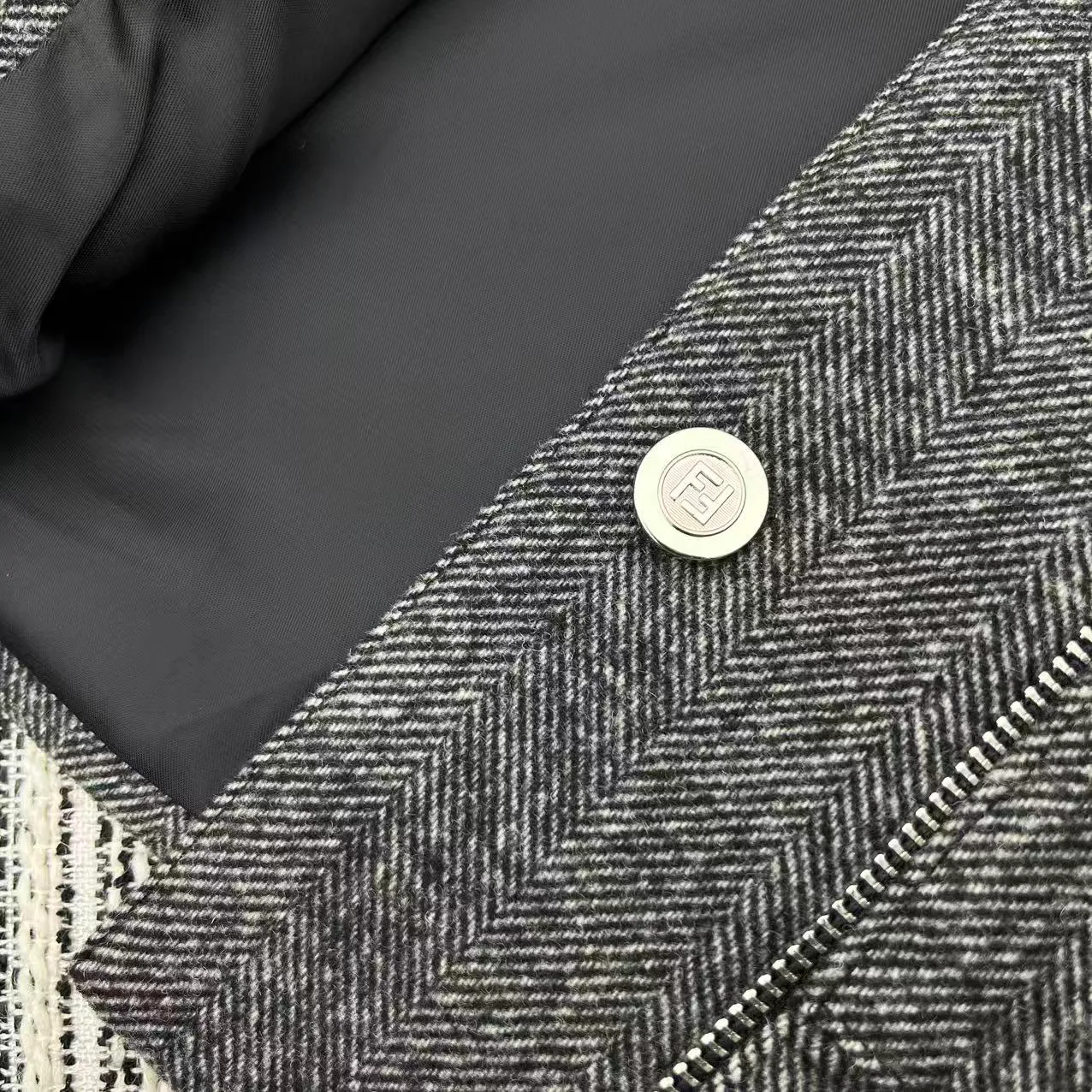 Куртки И Пуховики Женские Fendi 553274