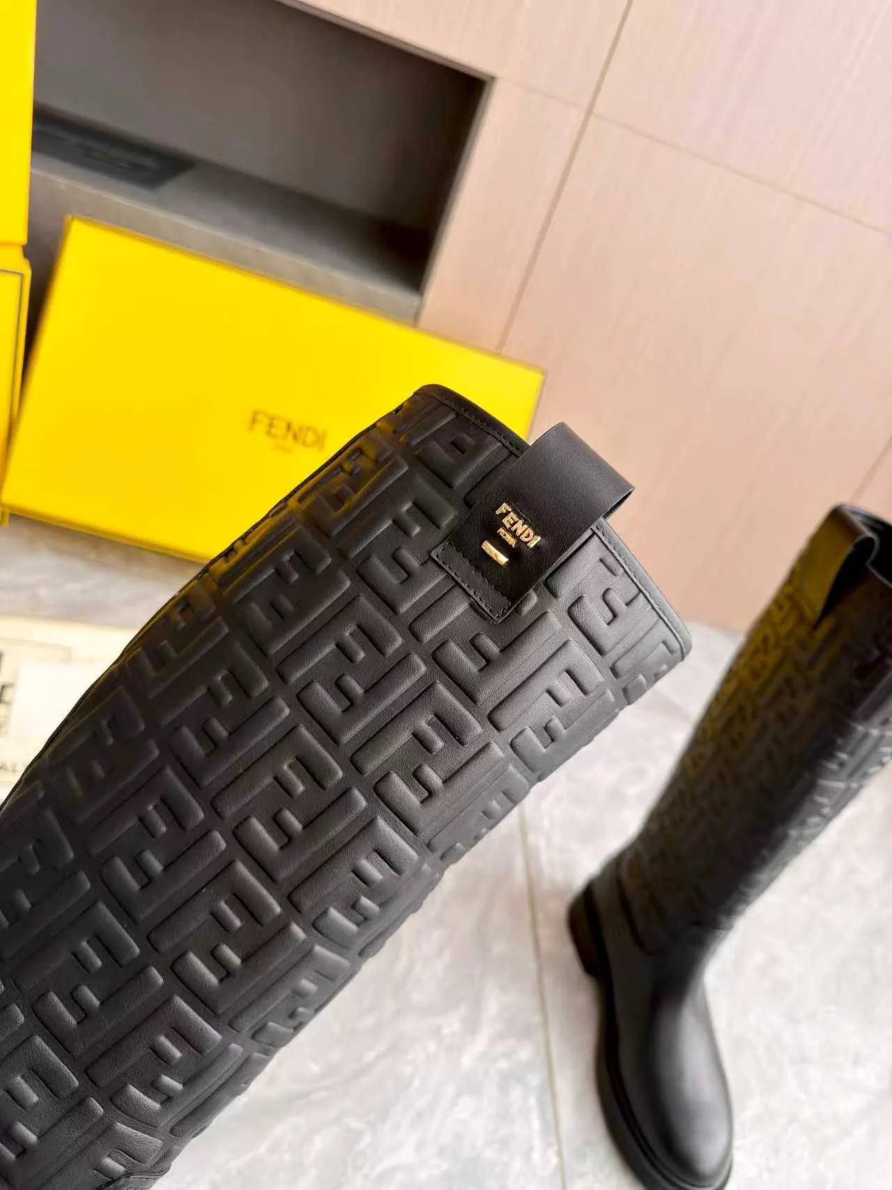 Сапоги Женские Fendi 18104326