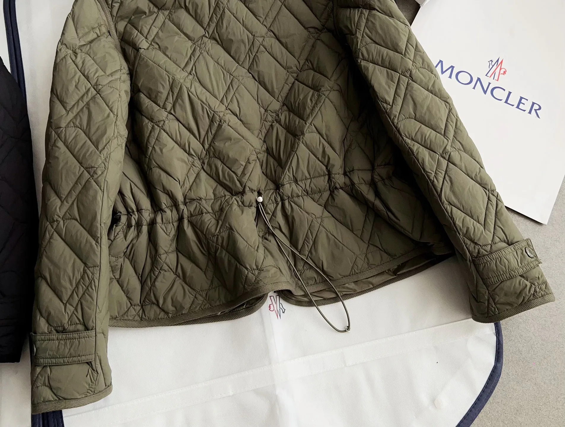 Куртки И Пуховики Женские Moncler 19527621