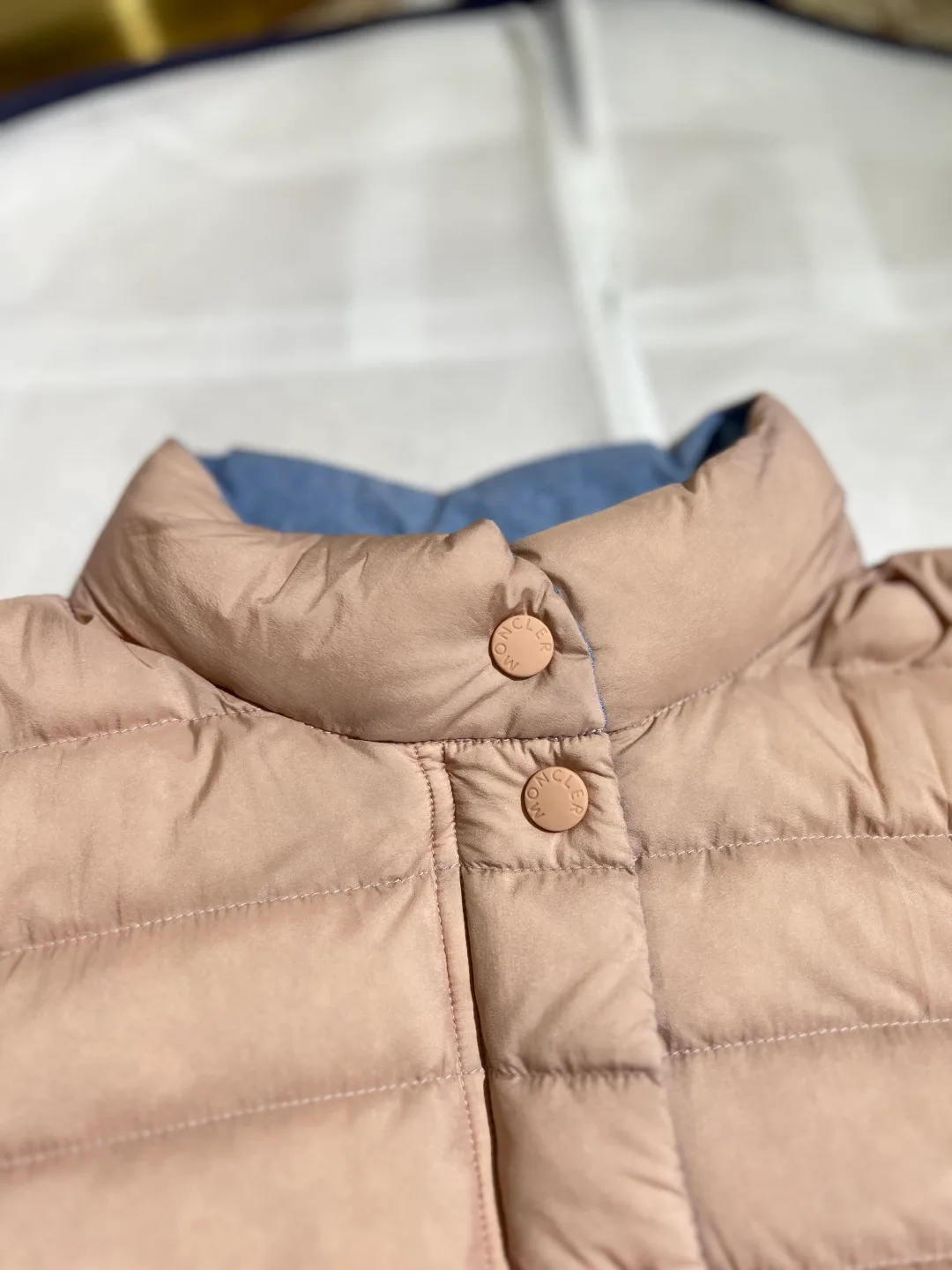 Куртки И Пуховики Женские Moncler 19725232