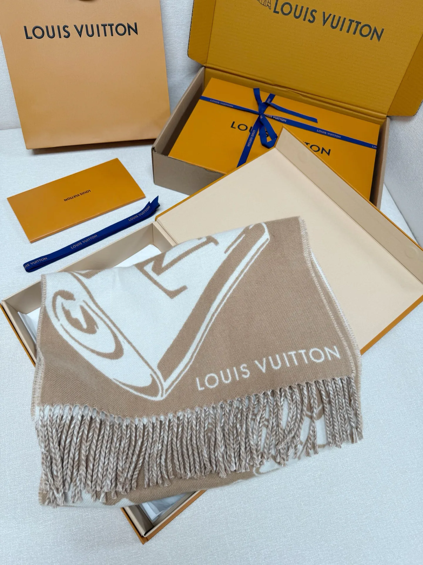 Шарфы Louis Vuitton 5551593