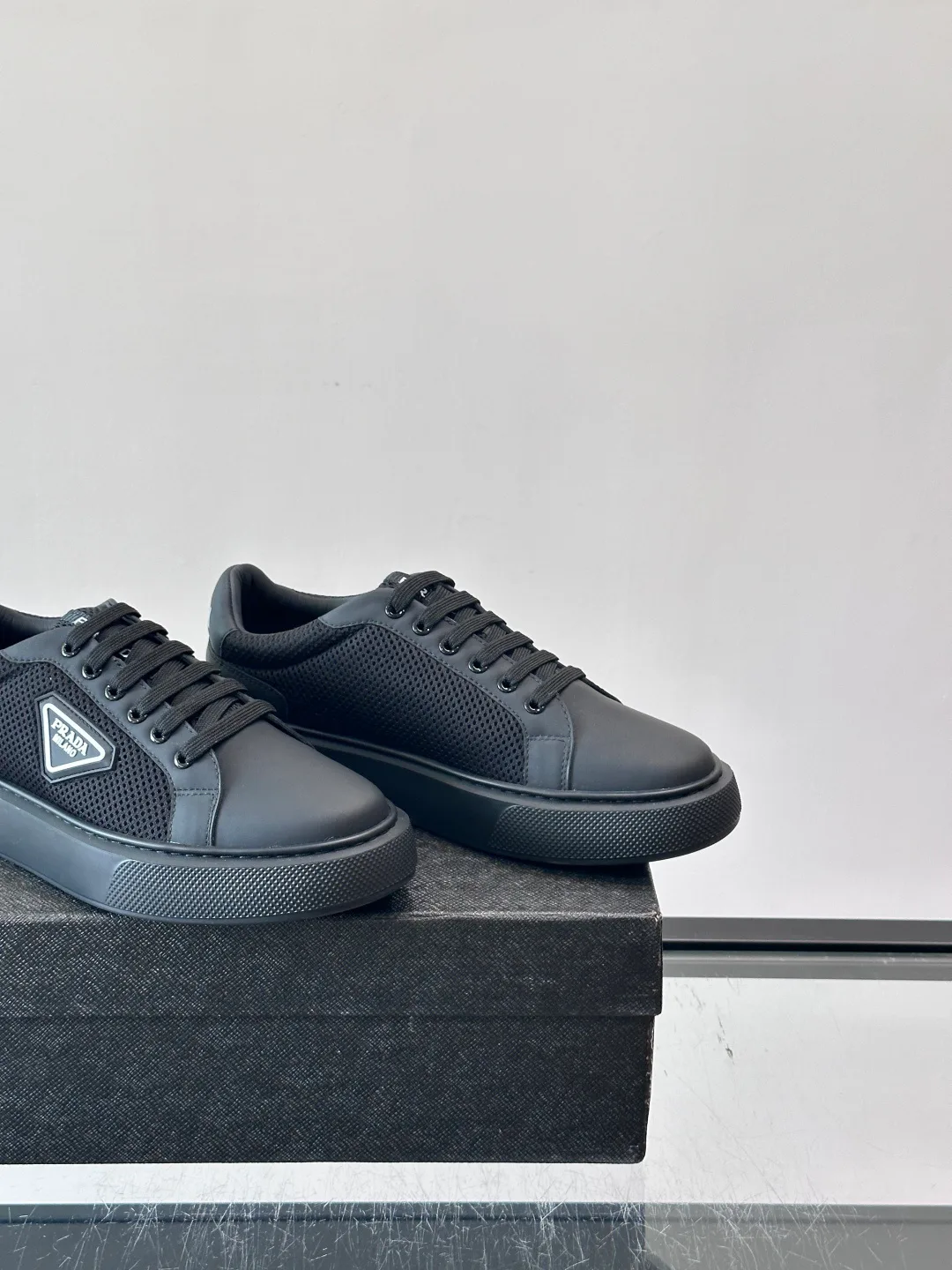 Кроссовки Женские Prada 17497961