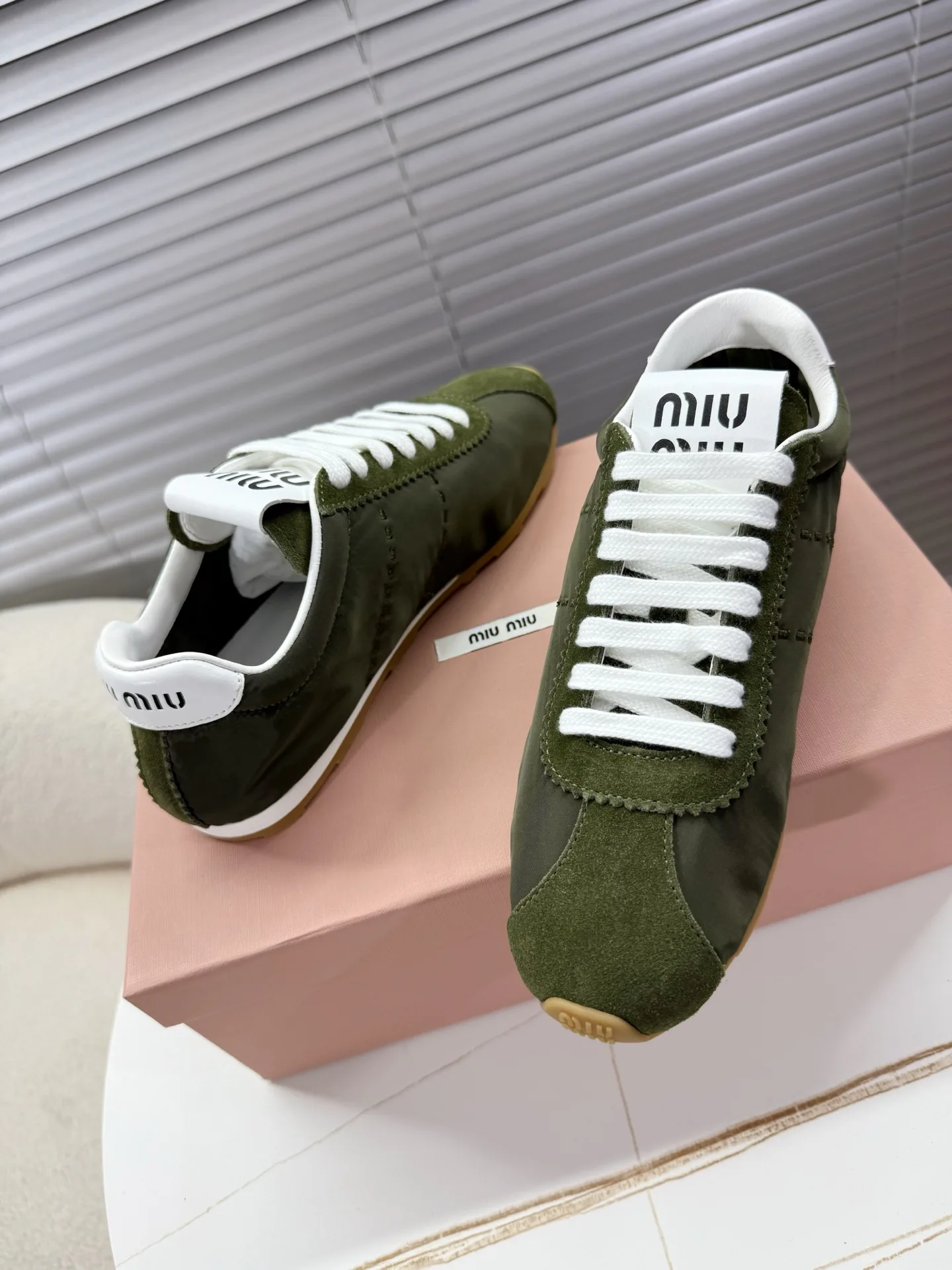 Кроссовки Женские Miu Miu 3742530