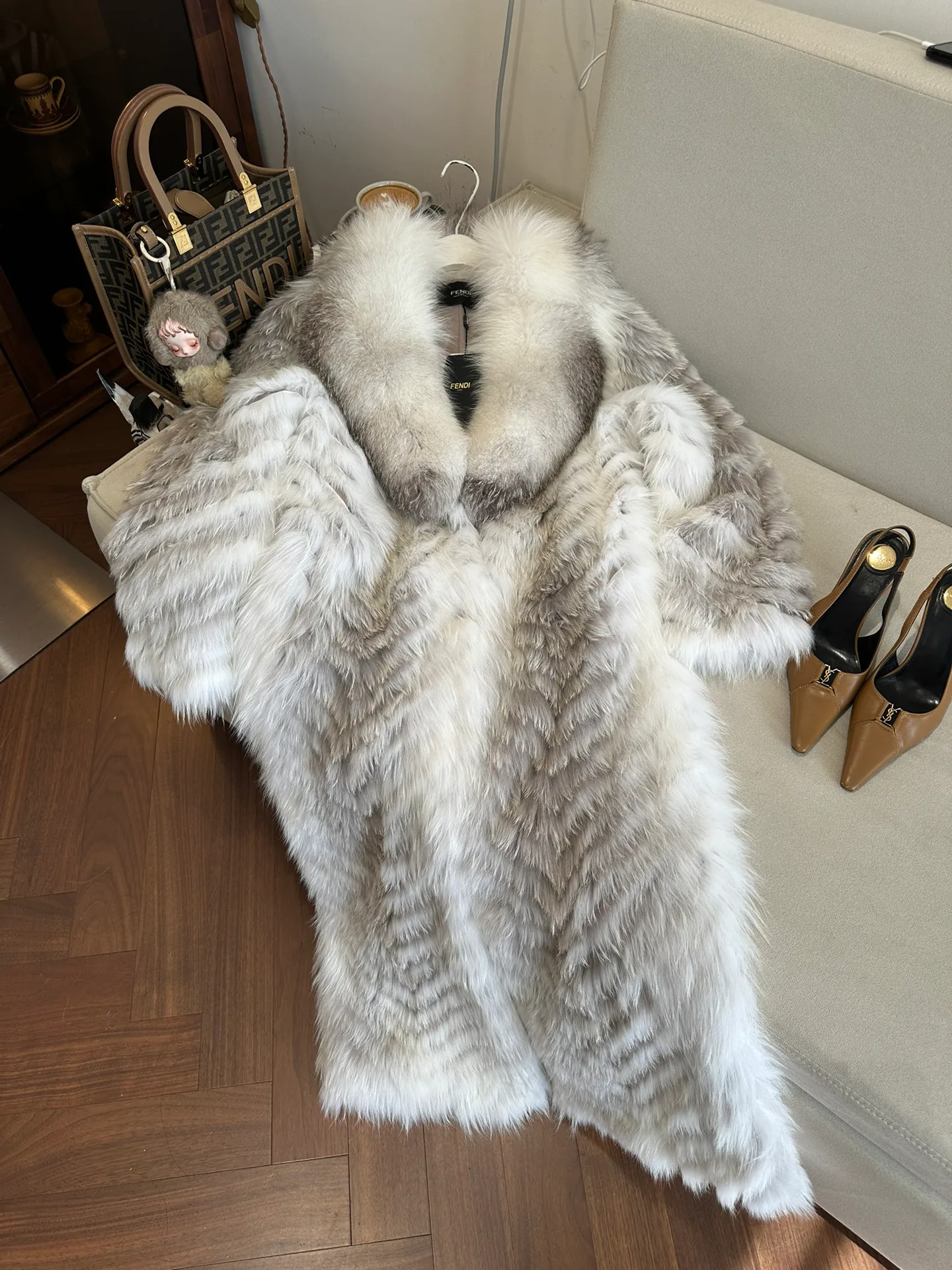 Шубы Женские Fendi 1388451