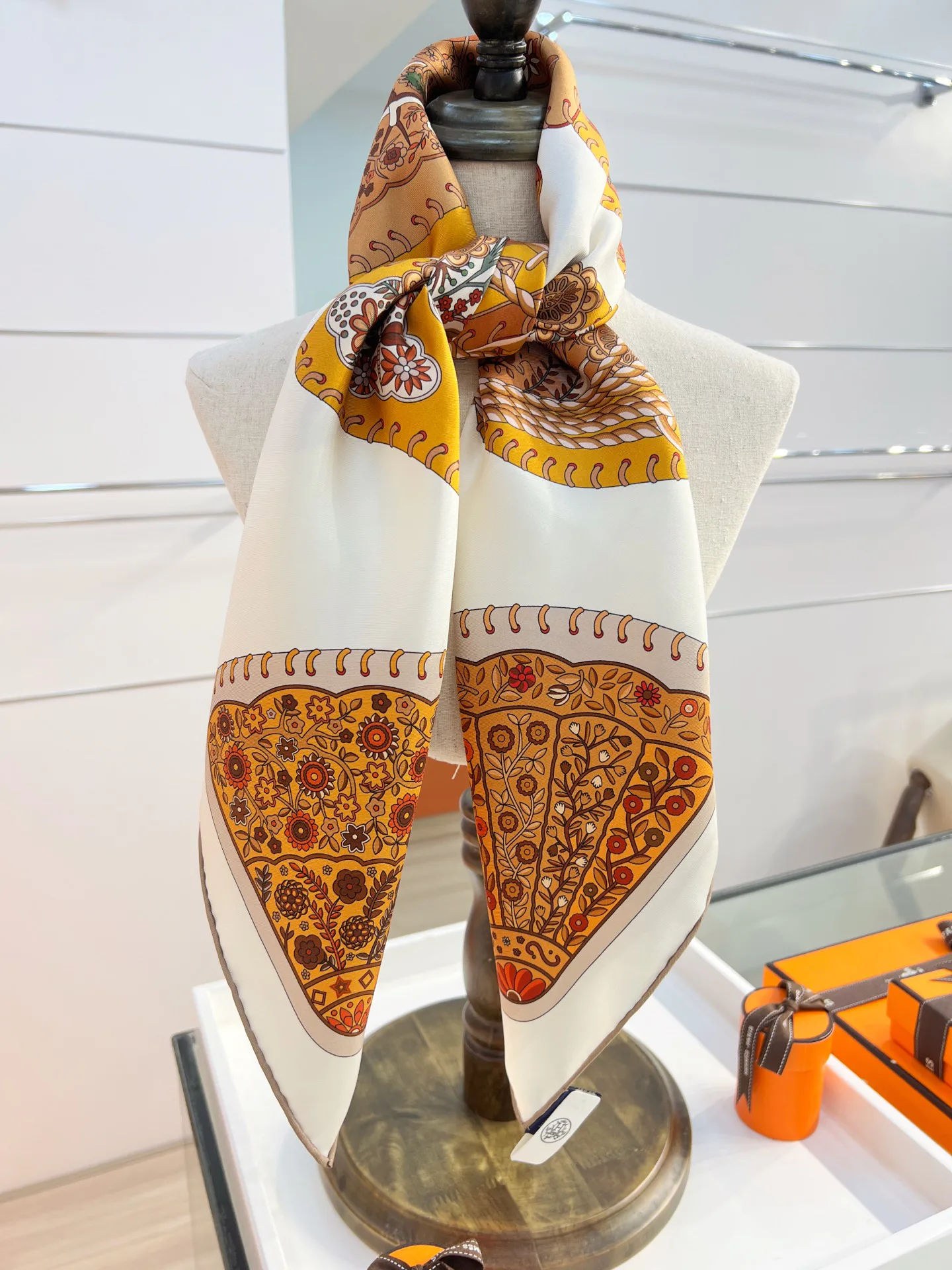 Платки Hermes 18220200