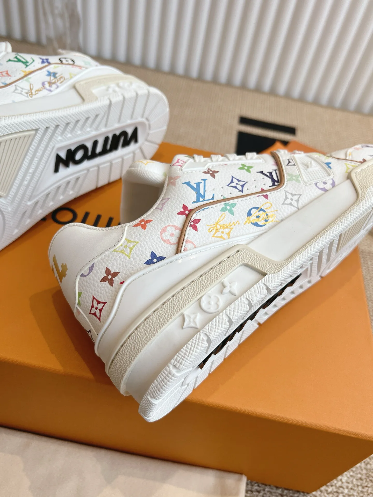 Кроссовки Женские Louis Vuitton 4950