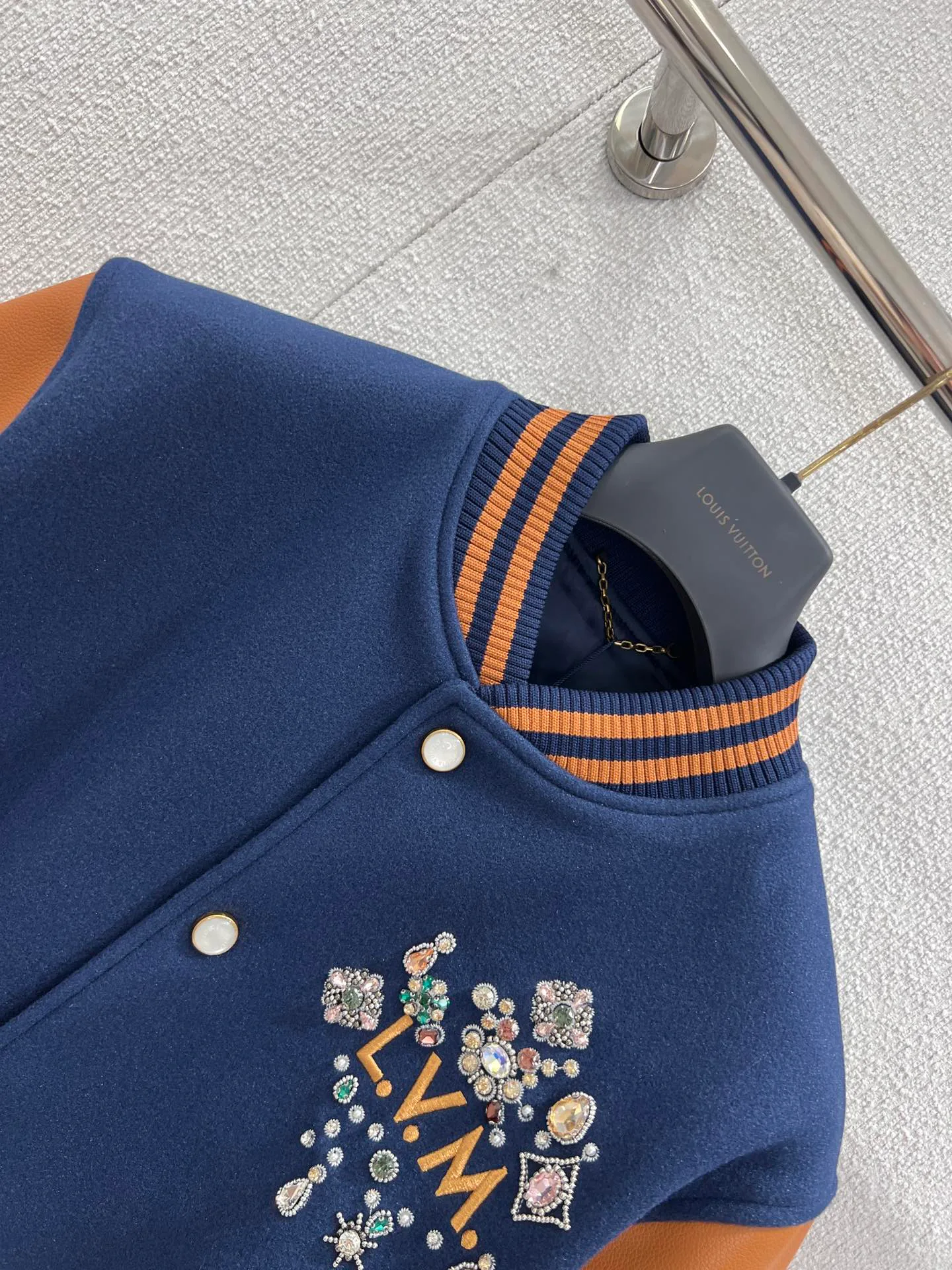 Куртки И Пуховики Женские Louis Vuitton 4711249