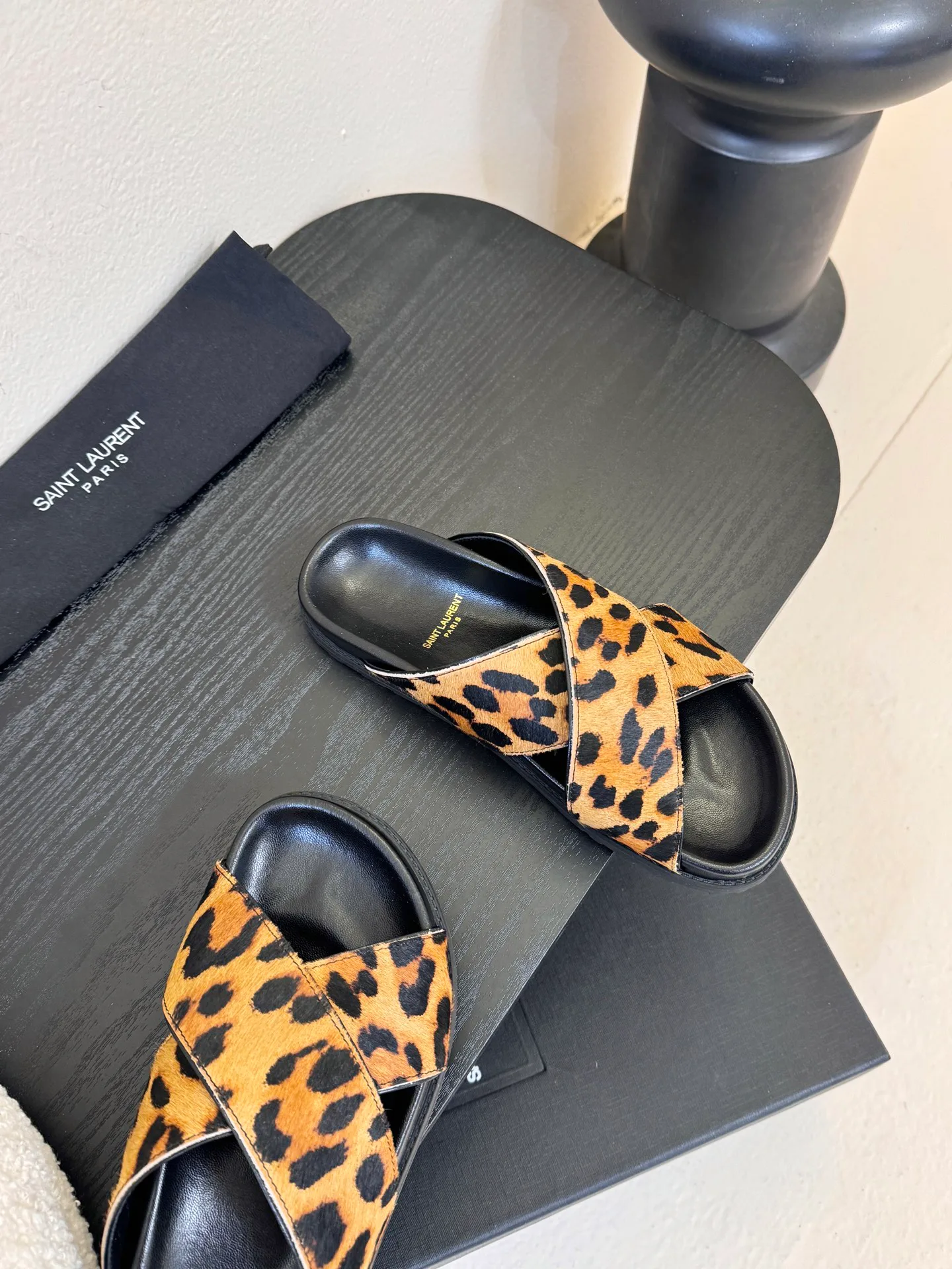 Шлепанцы Женские Saint Laurent 876041