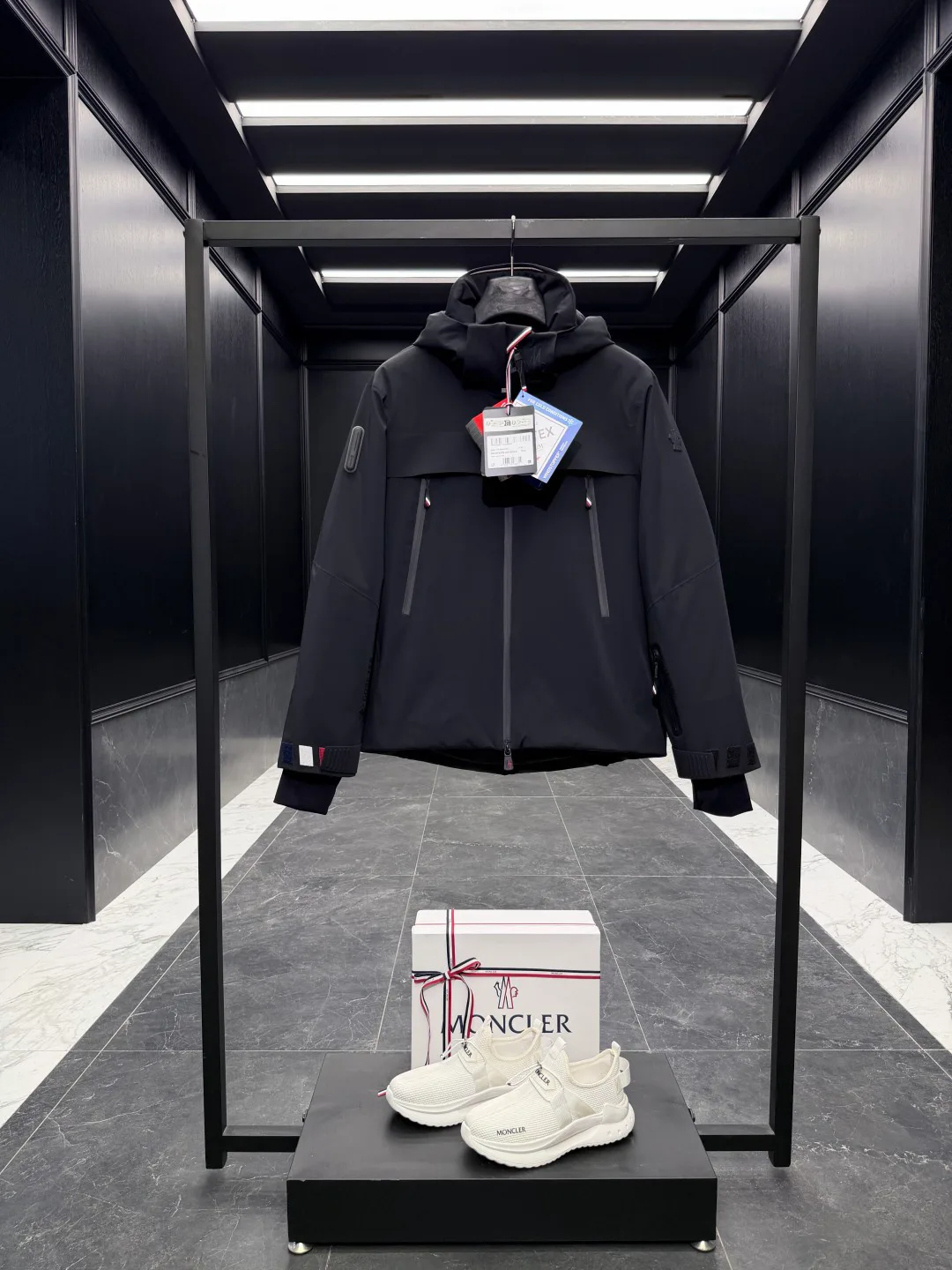 Куртки И Пуховики Мужские Moncler 558961