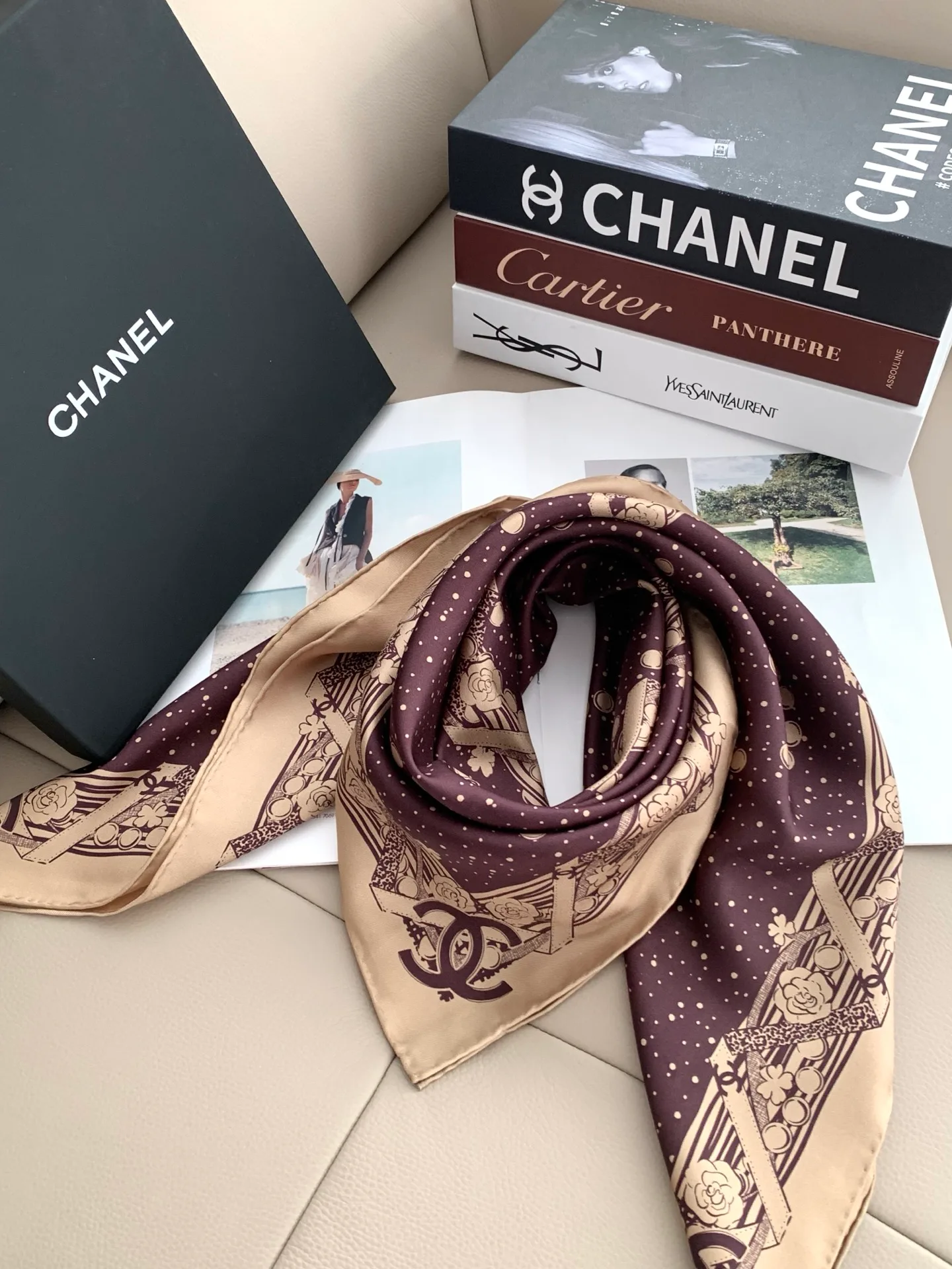 Платки Chanel 18476593