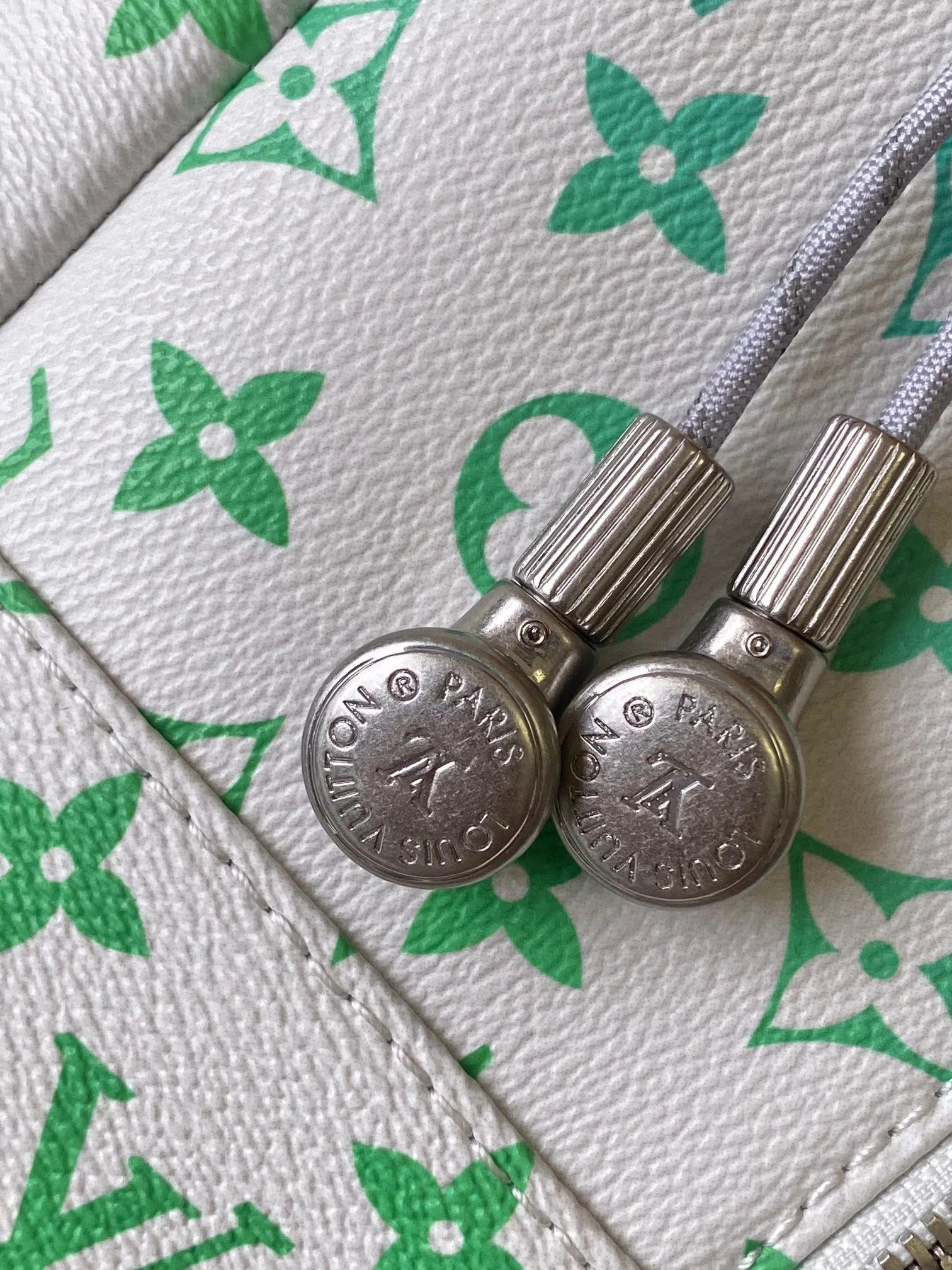 Рюкзаки Женские Louis Vuitton 13435251
