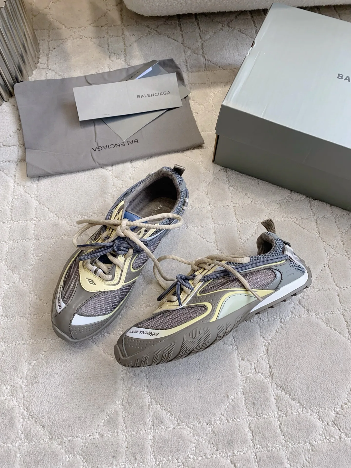 Кроссовки Женские Balenciaga 18133406