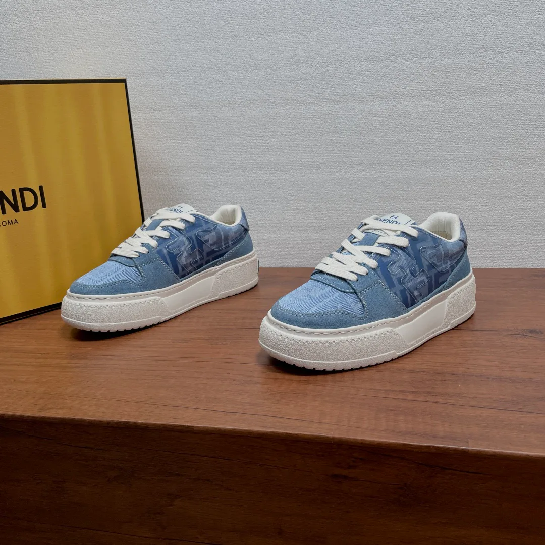 Кроссовки Женские Fendi 18626497