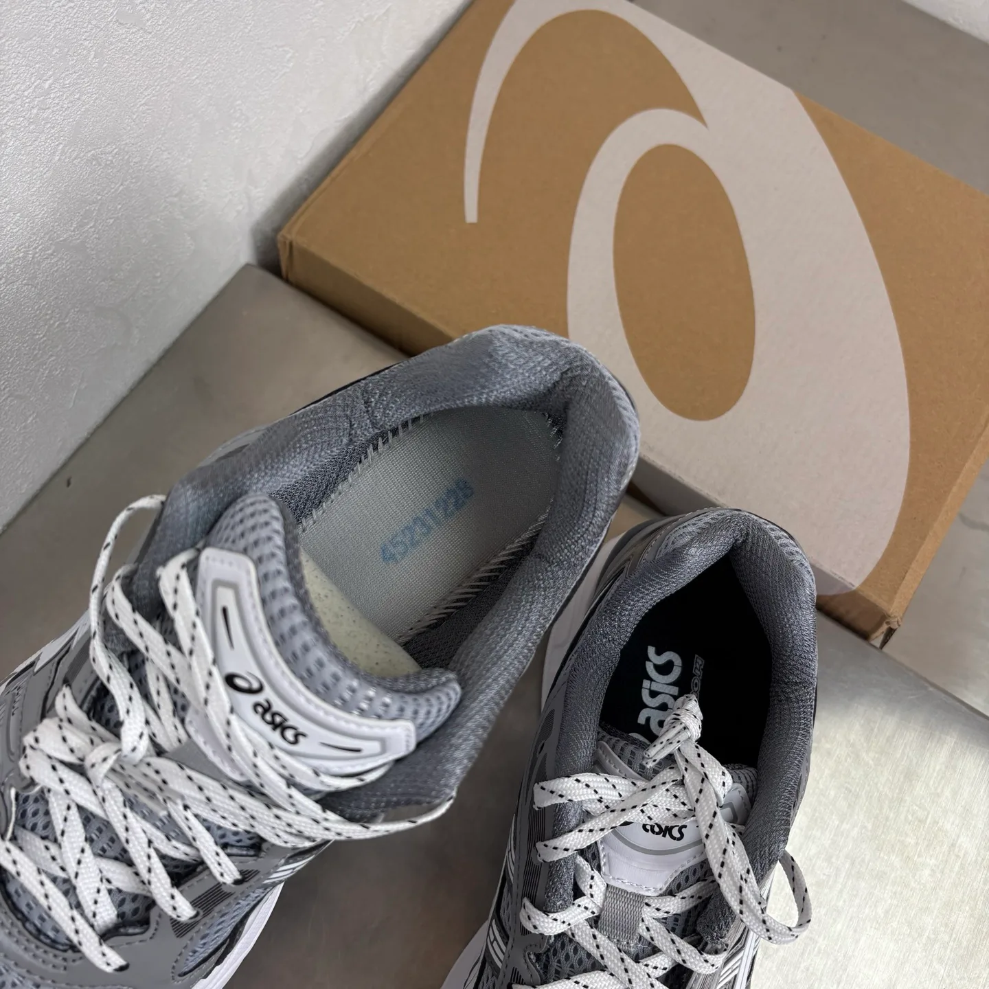 Кроссовки Женские Asics 18744170