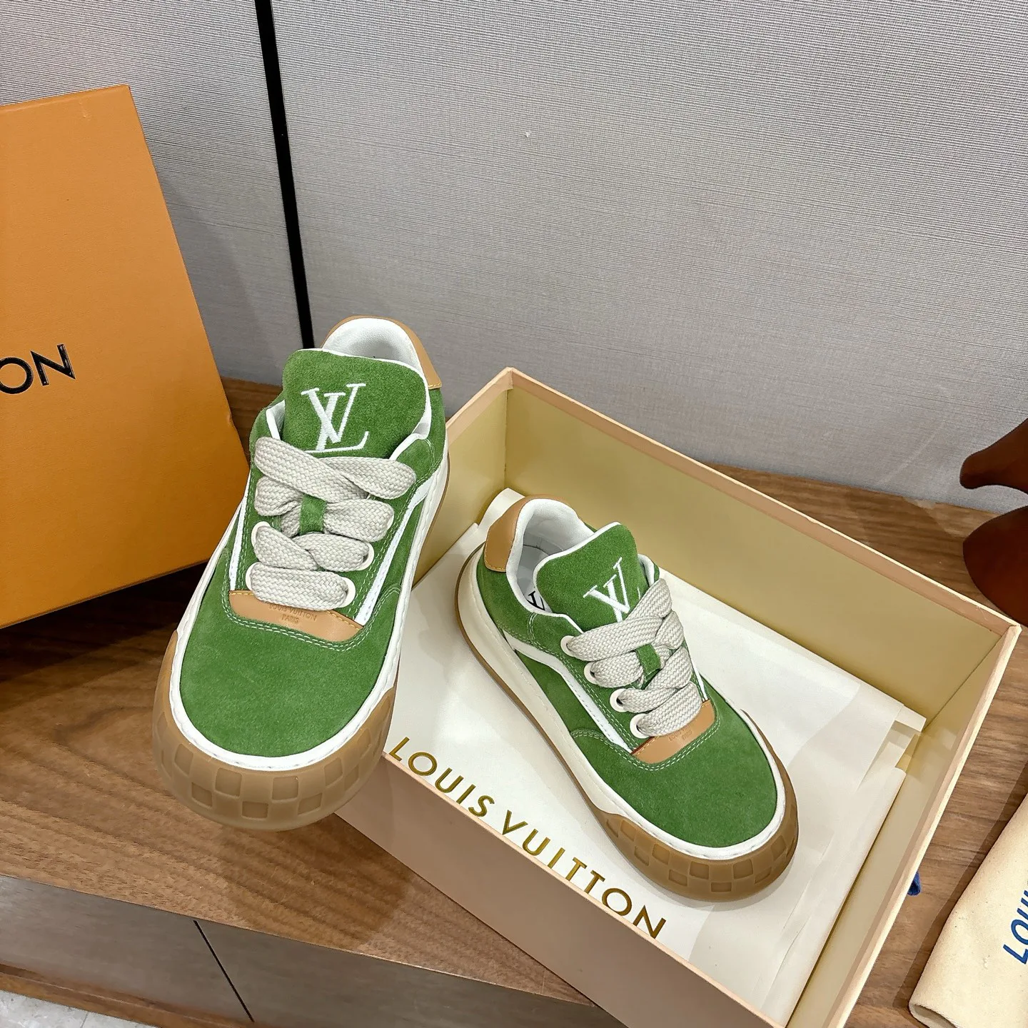 Кроссовки Женские Louis Vuitton 5611472