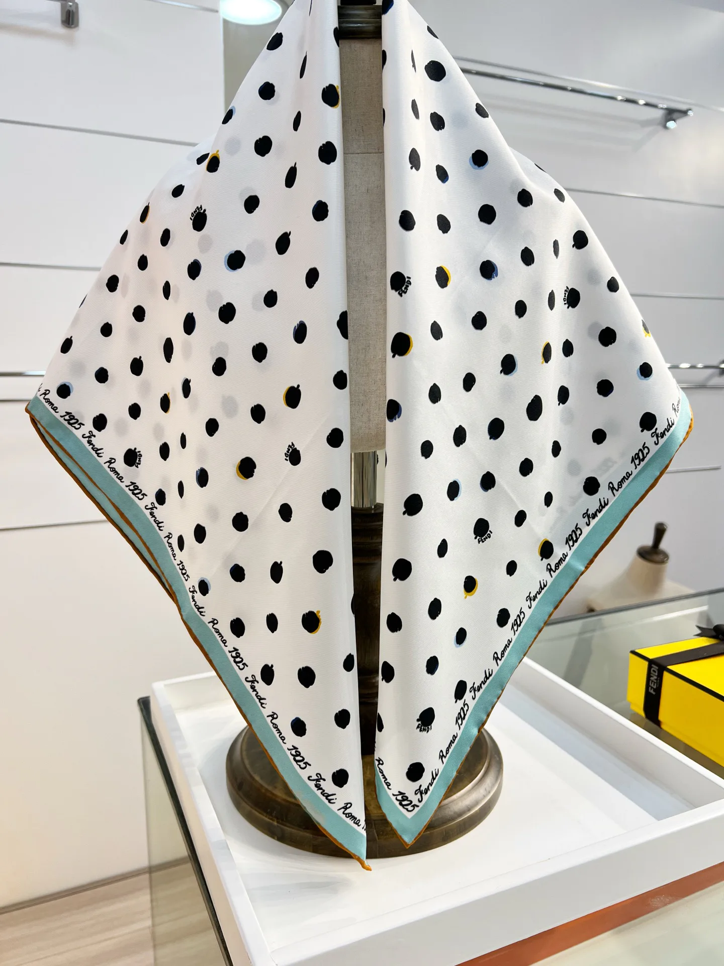 Шарфы Fendi 1960755