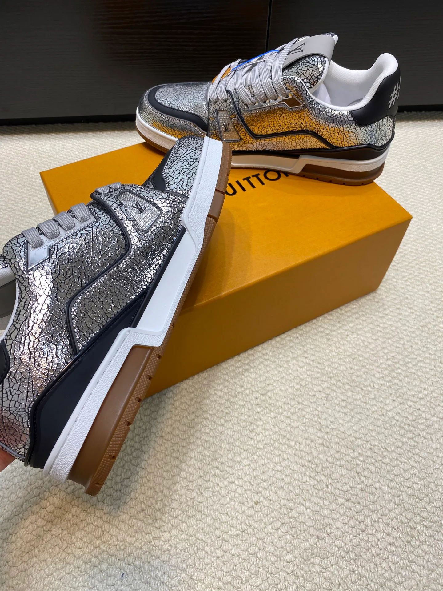 Кроссовки Женские Louis Vuitton 11437277