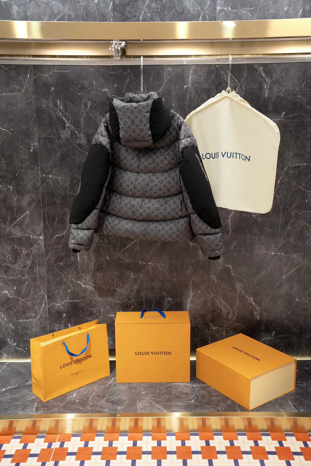 Куртки И Пуховики Женские Louis Vuitton 18188959