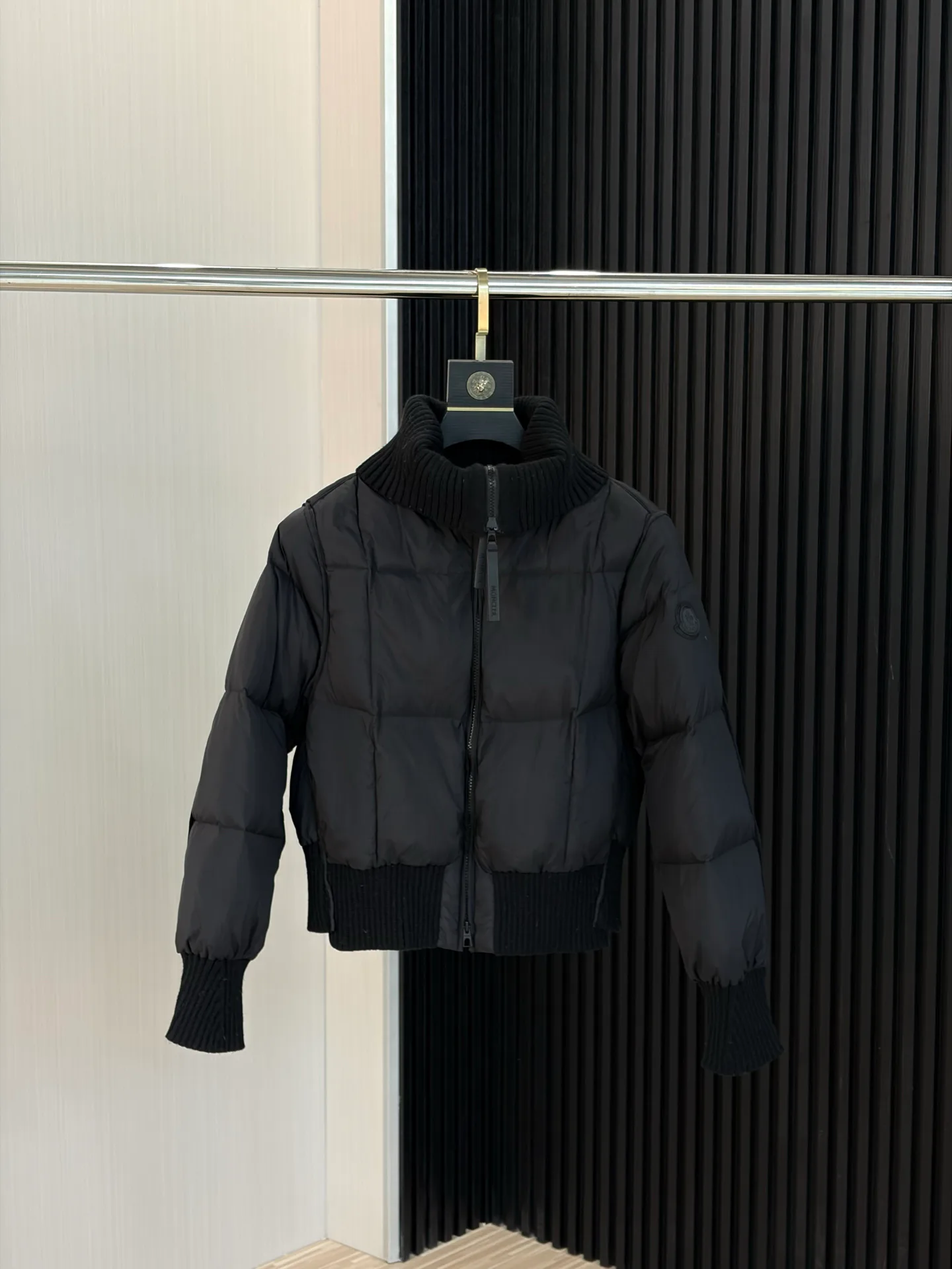 Куртки И Пуховики Женские Moncler 18335649