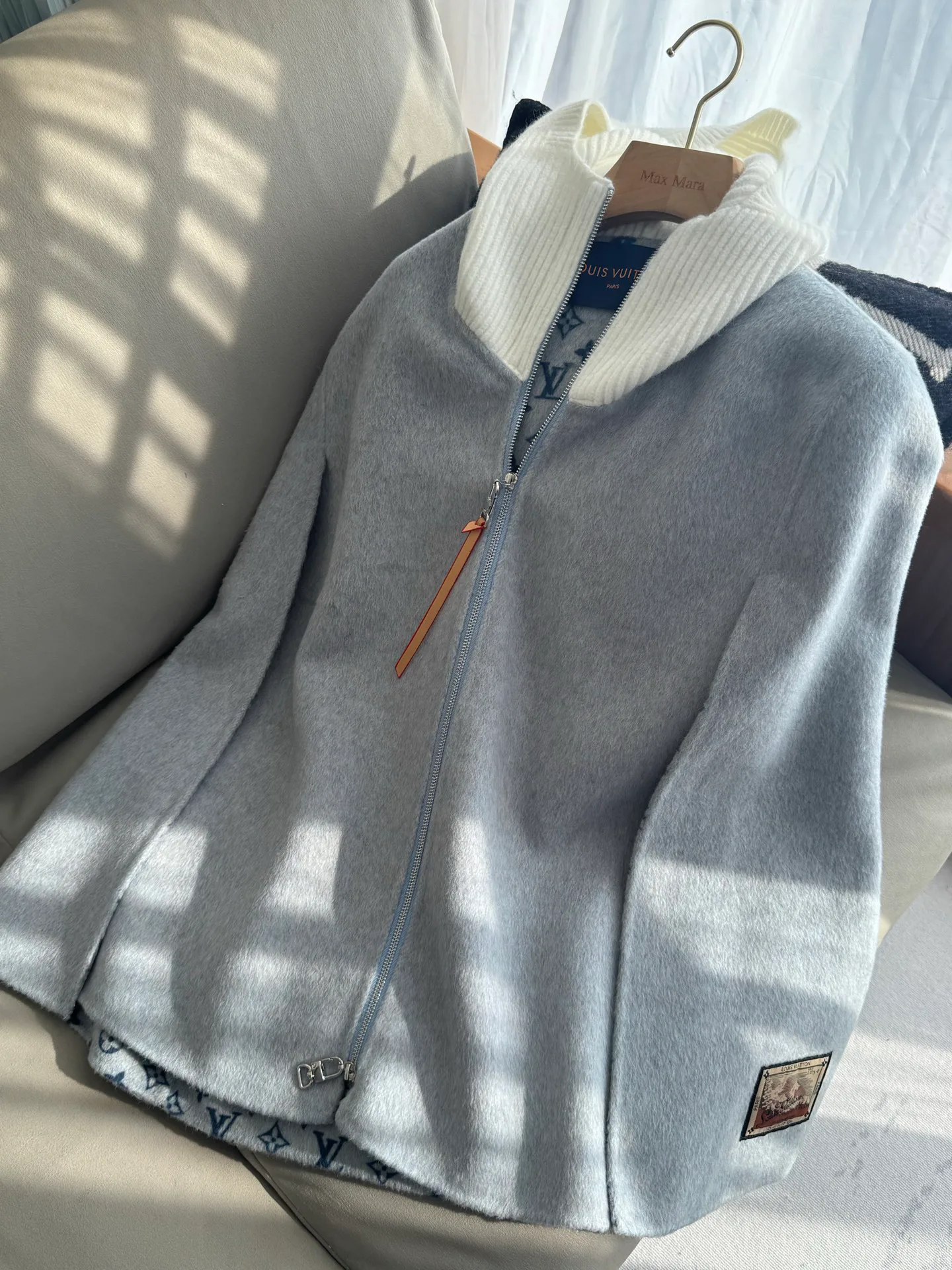 Пальто Женские Louis Vuitton 18739634