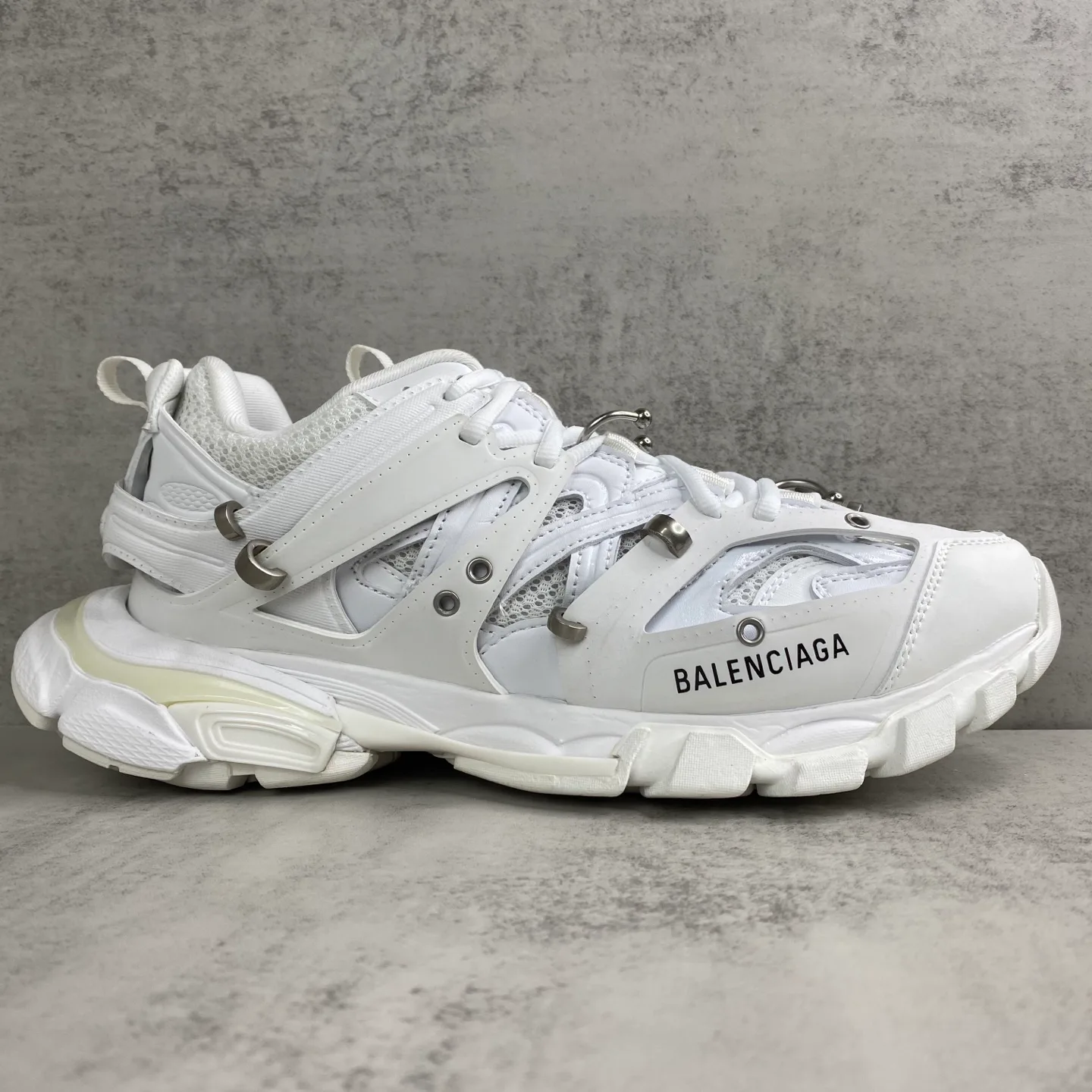 Кроссовки Женские Balenciaga 18743880
