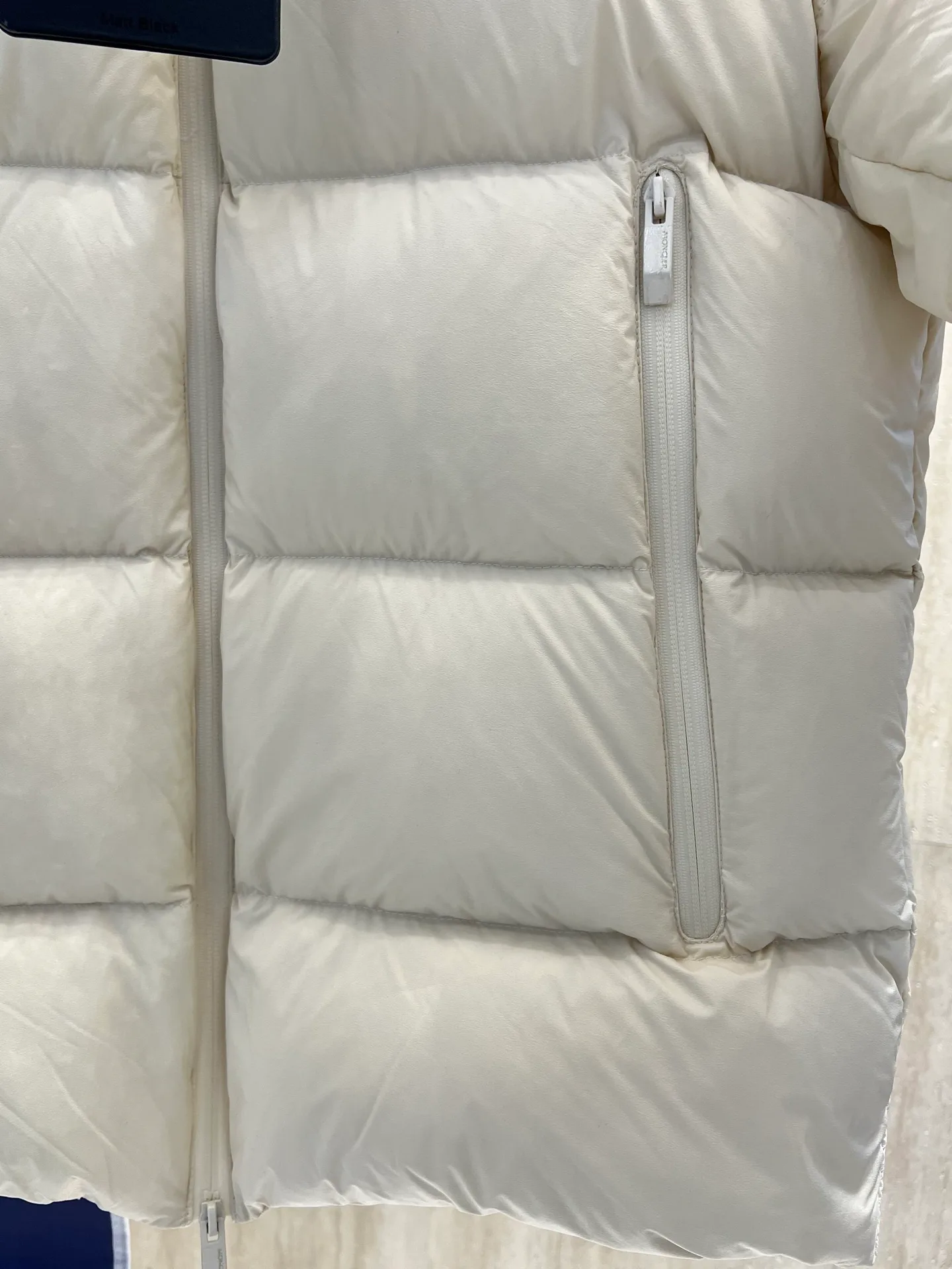 Куртки И Пуховики Мужские Moncler 18231559