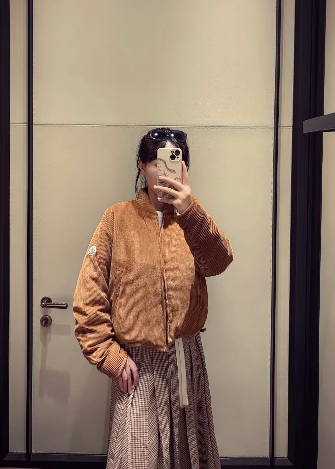 Куртки И Пуховики Женские Moncler 18542656