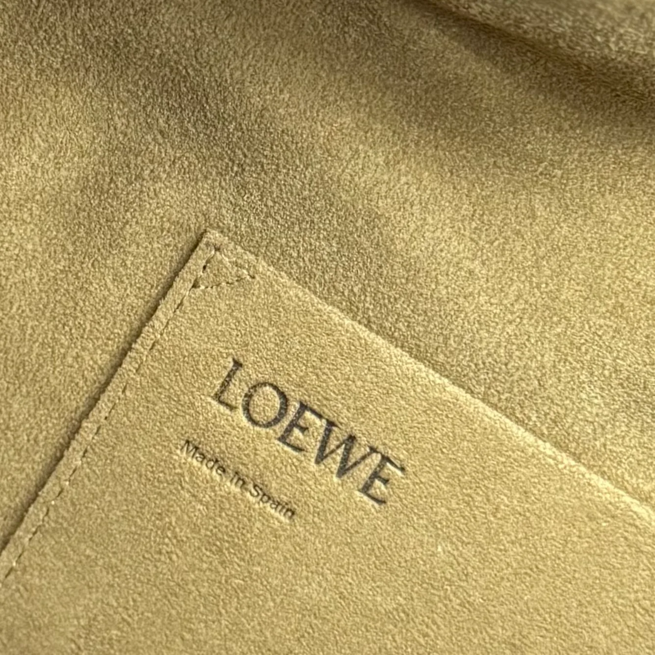 Классические Сумки Женские Loewe 18030336