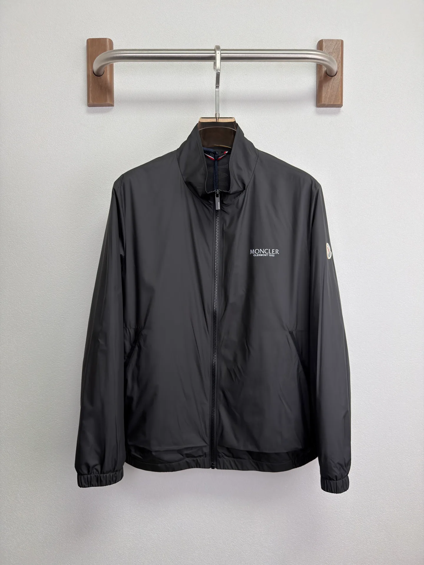 Куртки И Пуховики Мужские Moncler 10400647