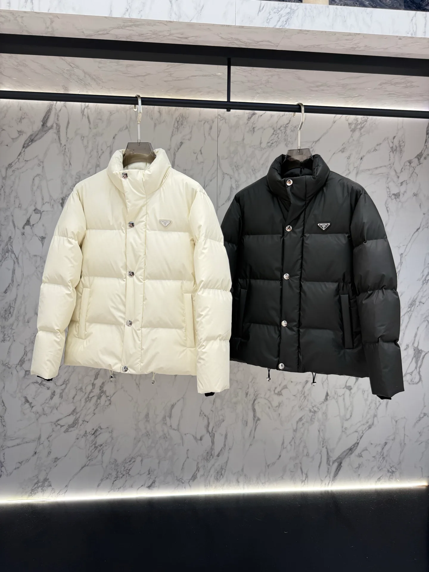 Куртки И Пуховики Женские Prada 19246454