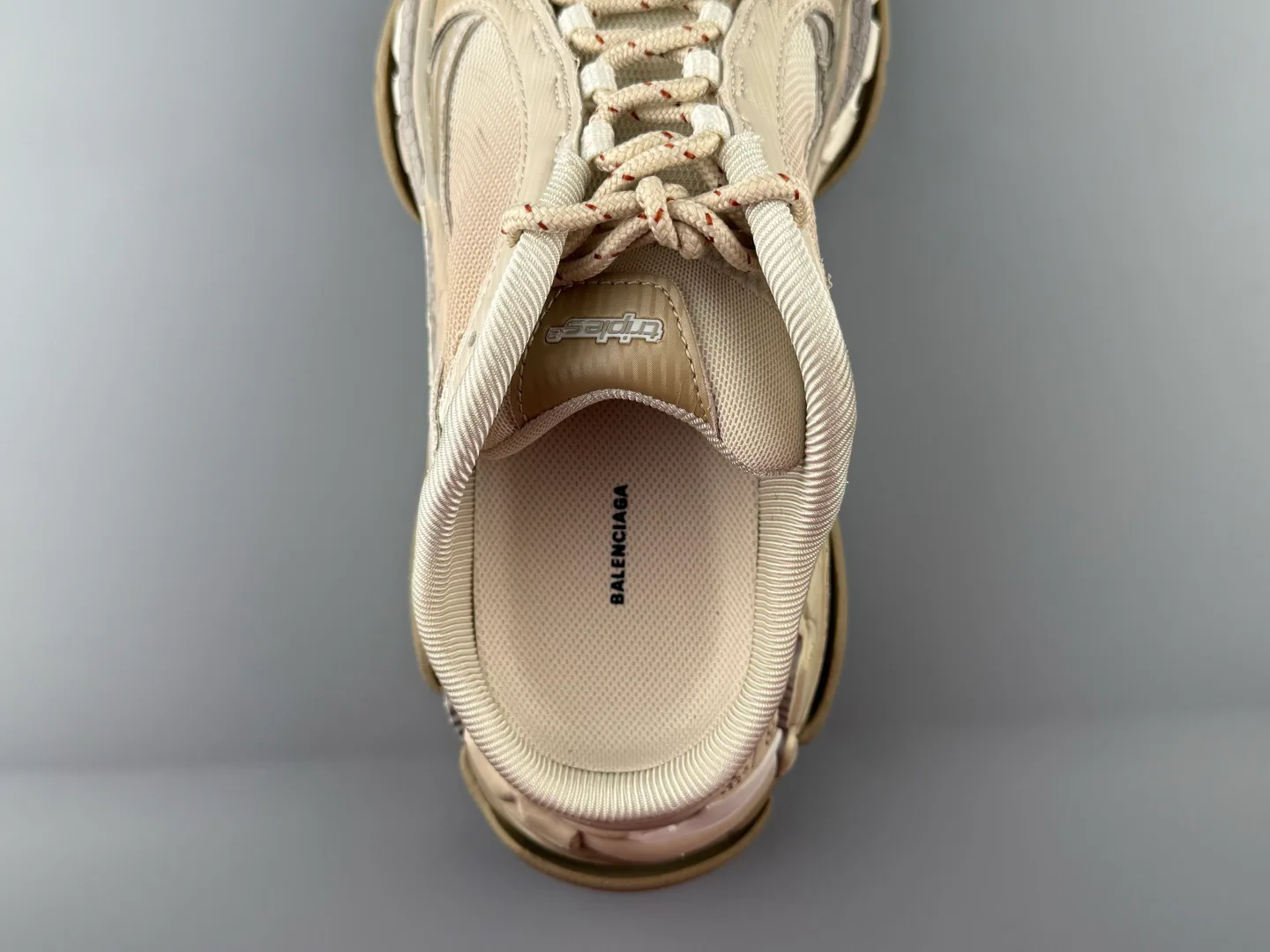 Кроссовки Женские Balenciaga 19700879