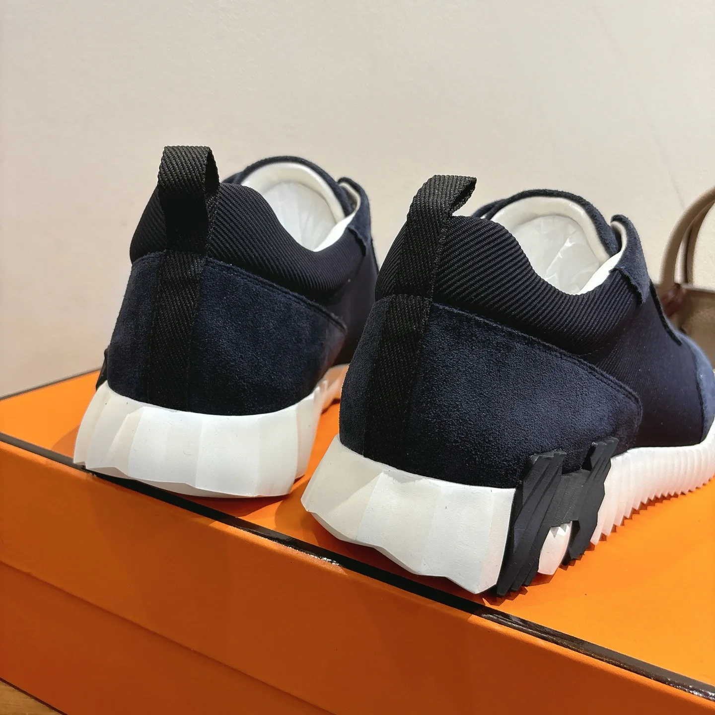 Кроссовки Женские Hermes 18729626