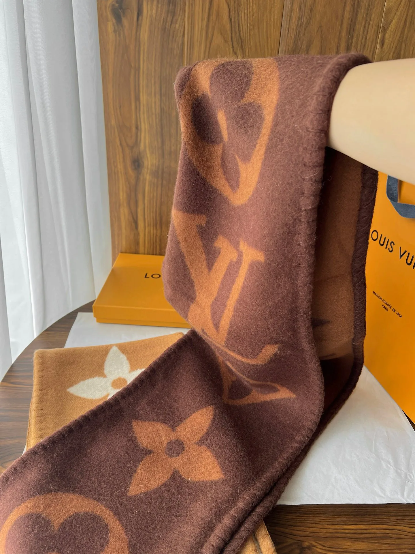 Шарфы Louis Vuitton 1437083