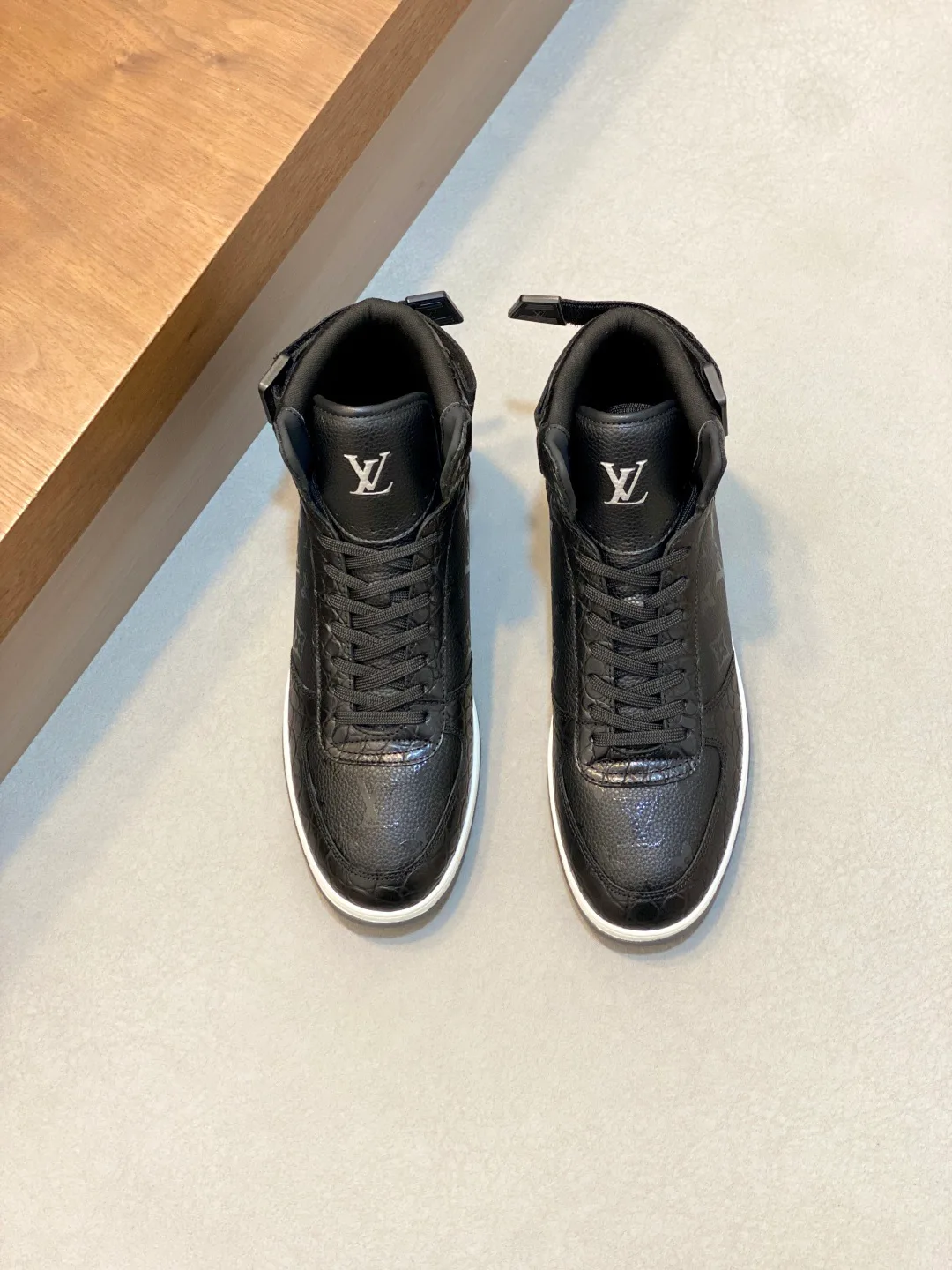 Кроссовки Мужские Louis Vuitton 18265100